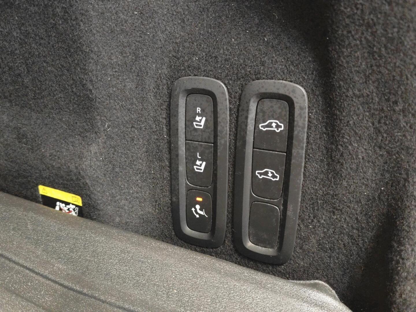 VOLVO XC60 2018