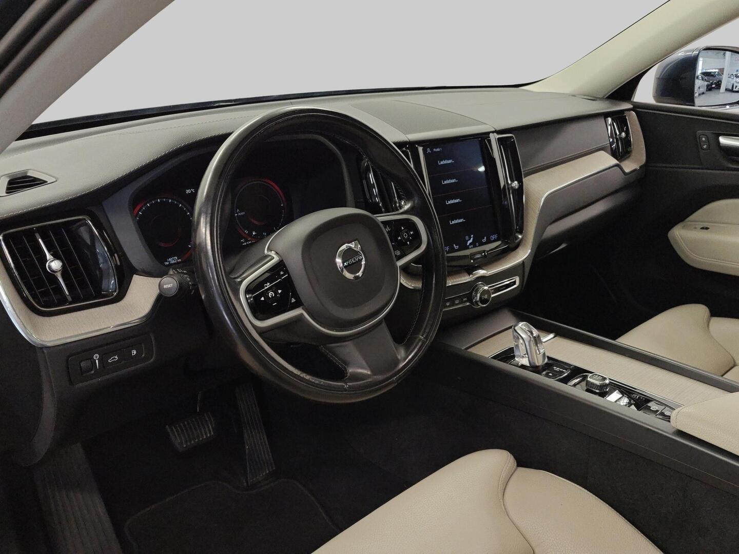 VOLVO XC60 2018