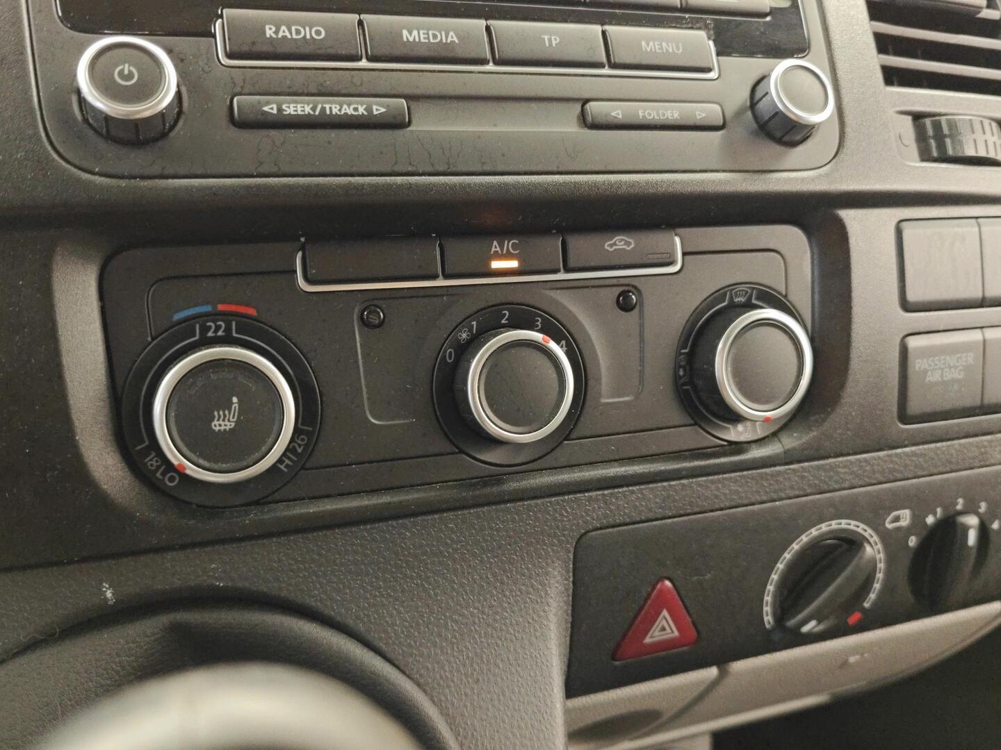 VOLKSWAGEN Transporter 2015