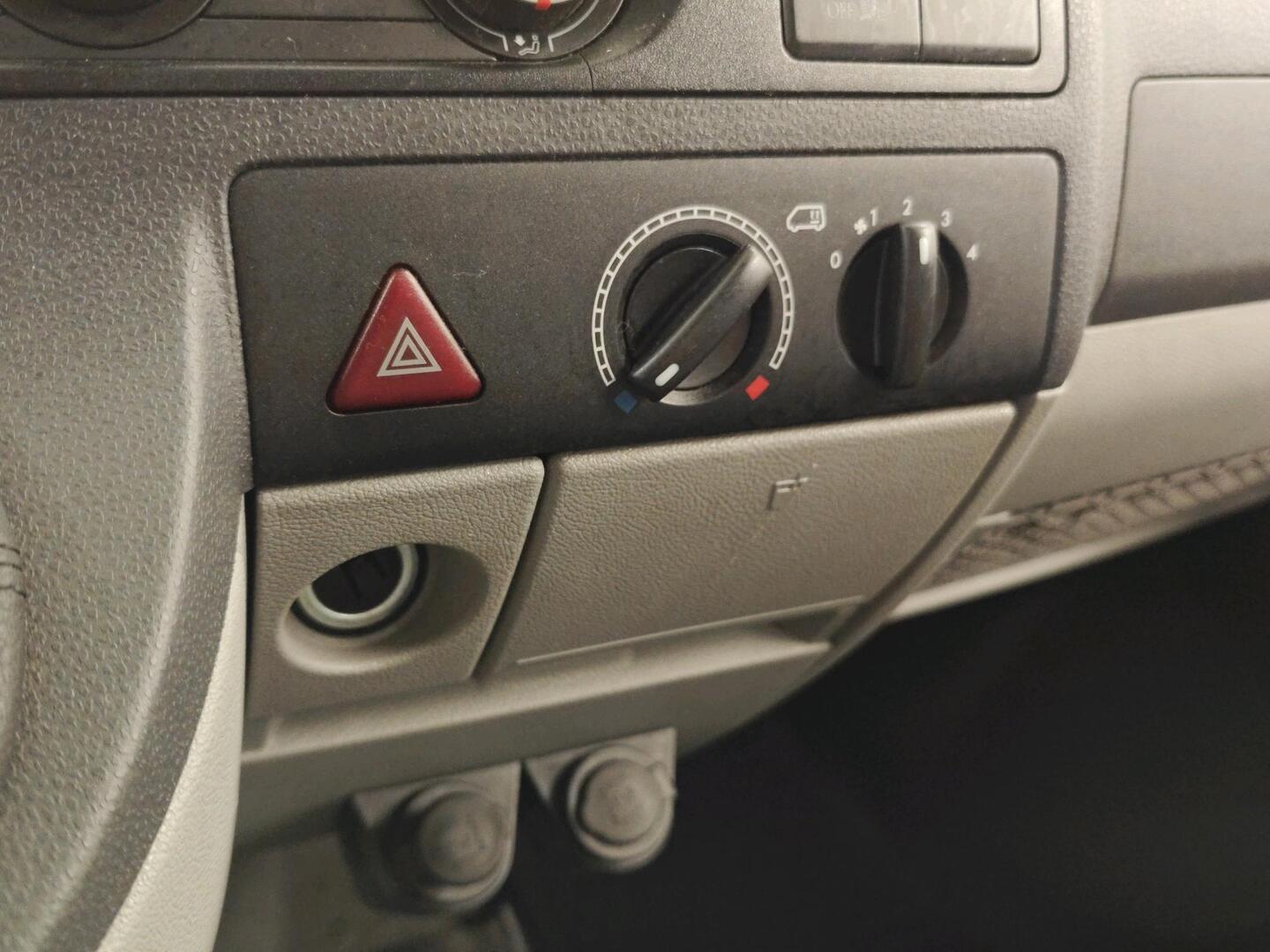 VOLKSWAGEN Transporter 2015