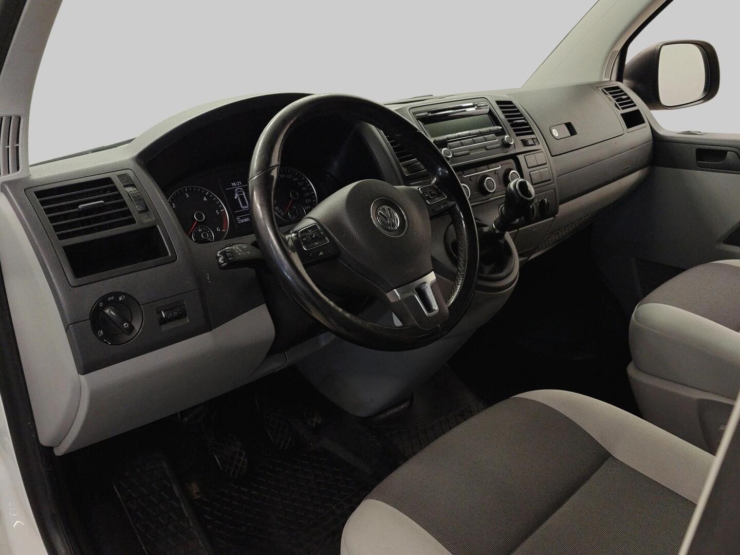 VOLKSWAGEN Transporter 2015