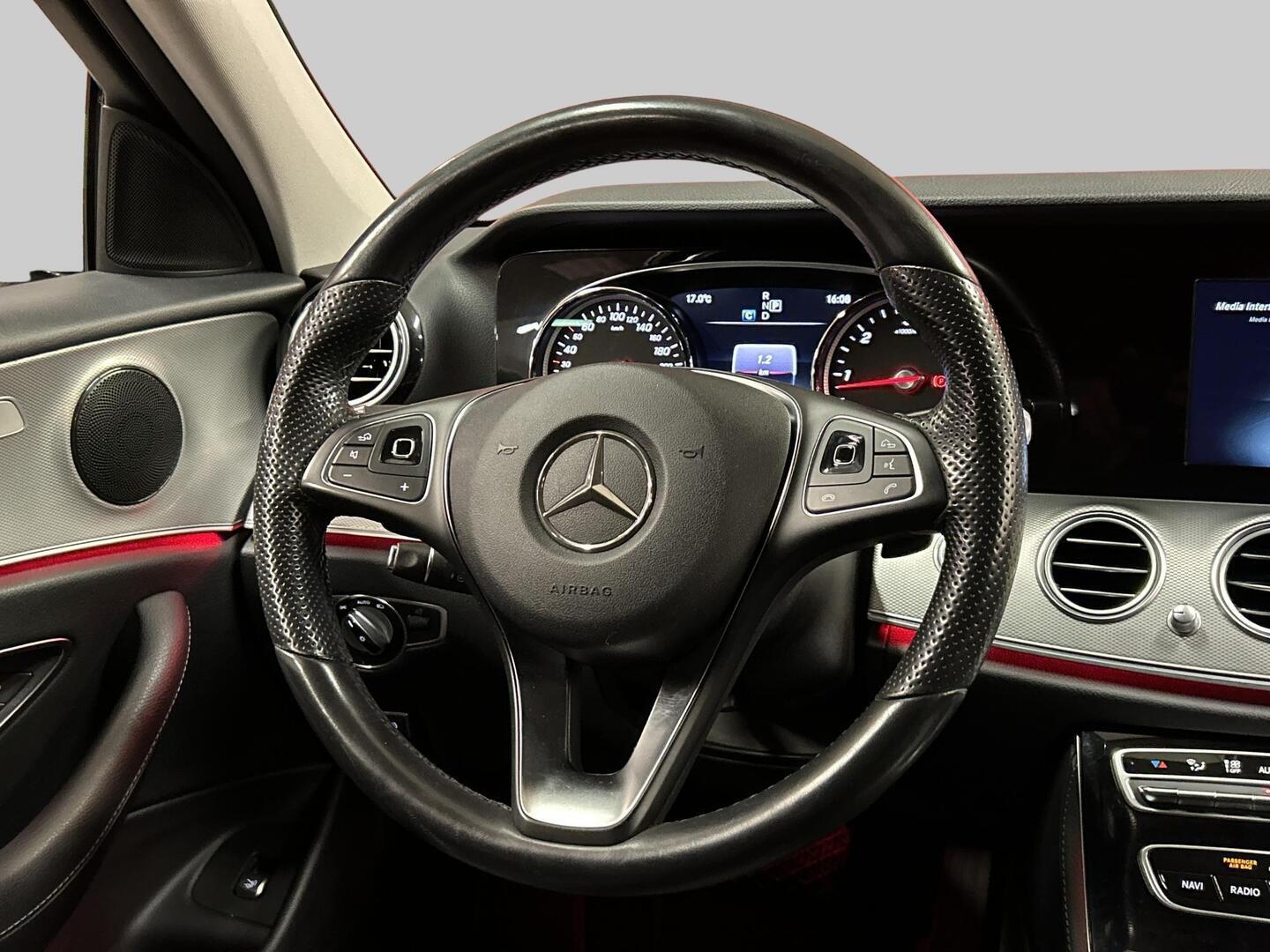 MERCEDES-BENZ E 2017