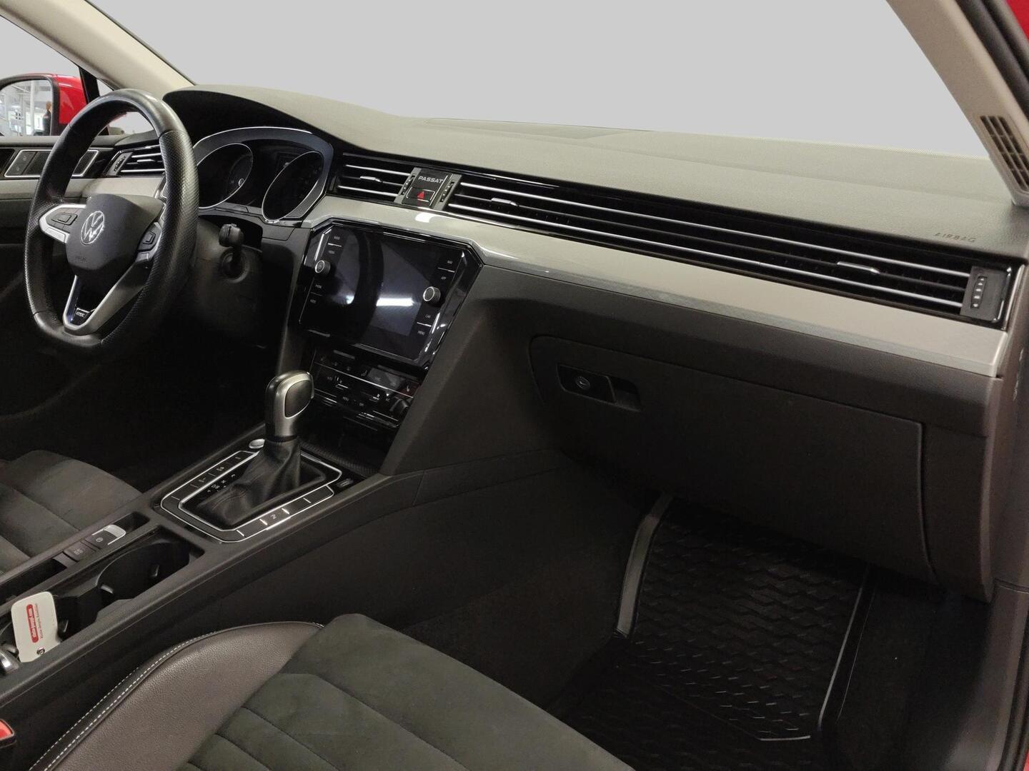 VOLKSWAGEN Passat 2021