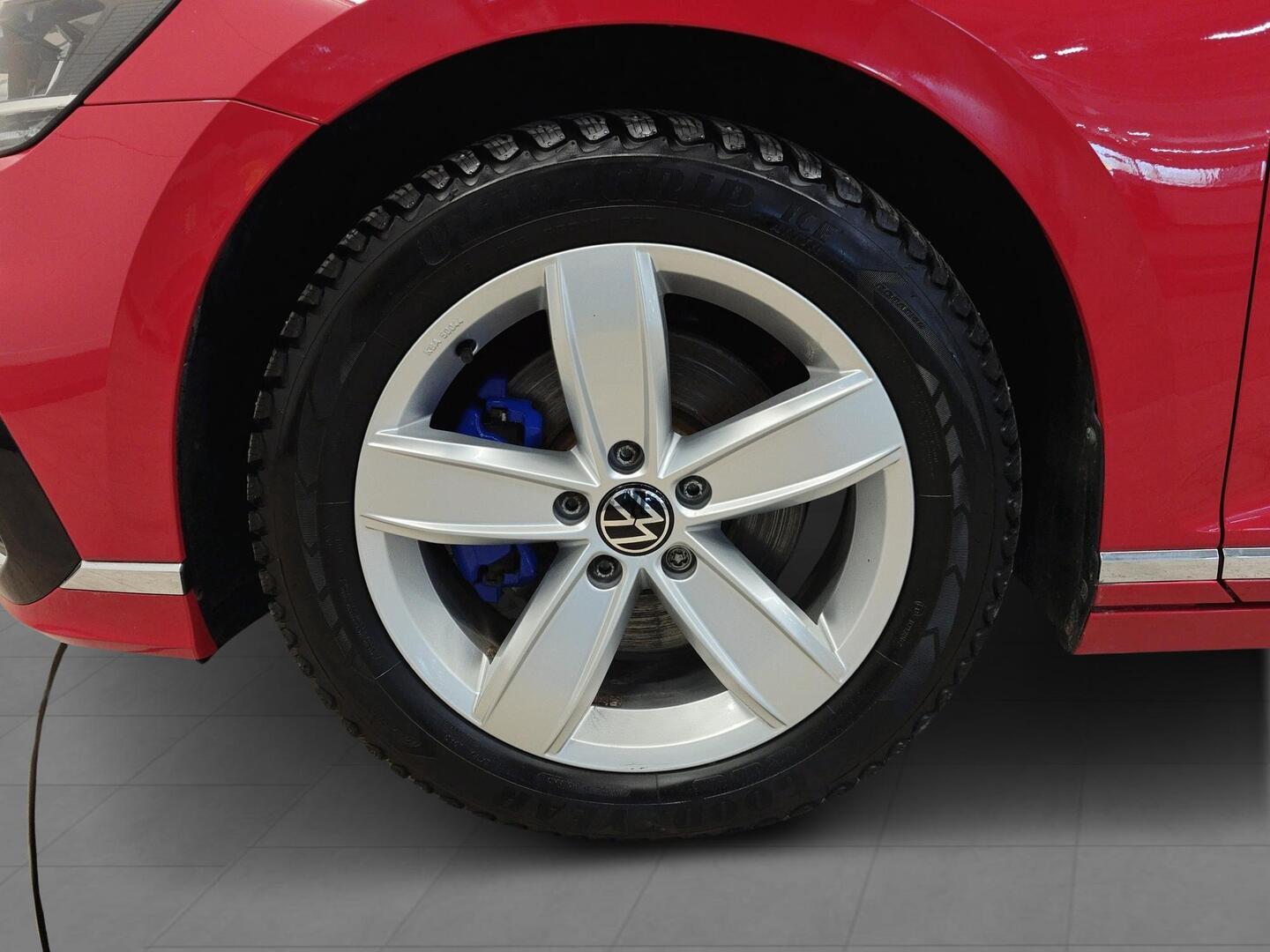 VOLKSWAGEN Passat 2021