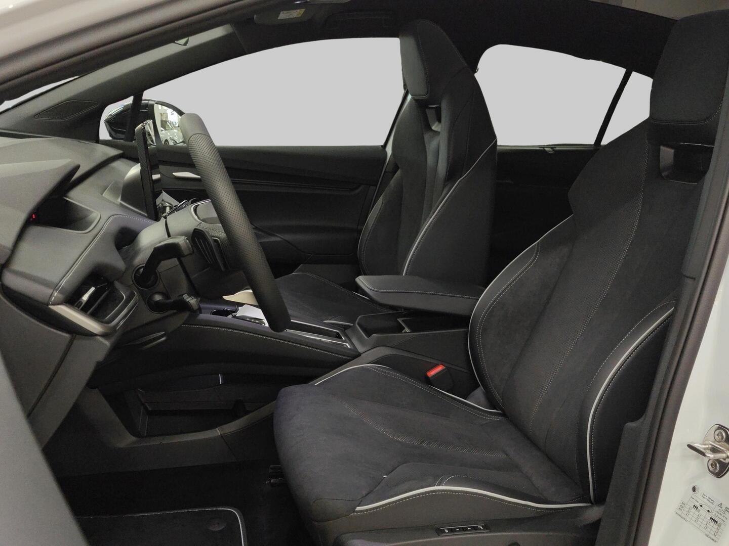SKODA Enyaq 2025
