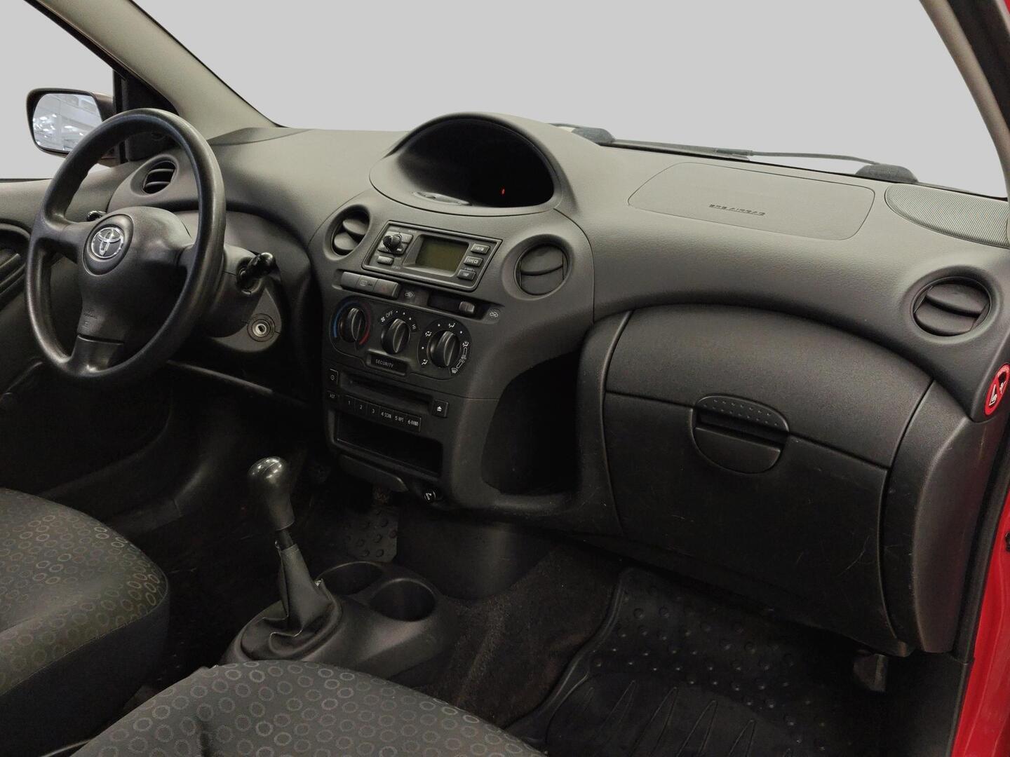 TOYOTA Yaris 2003