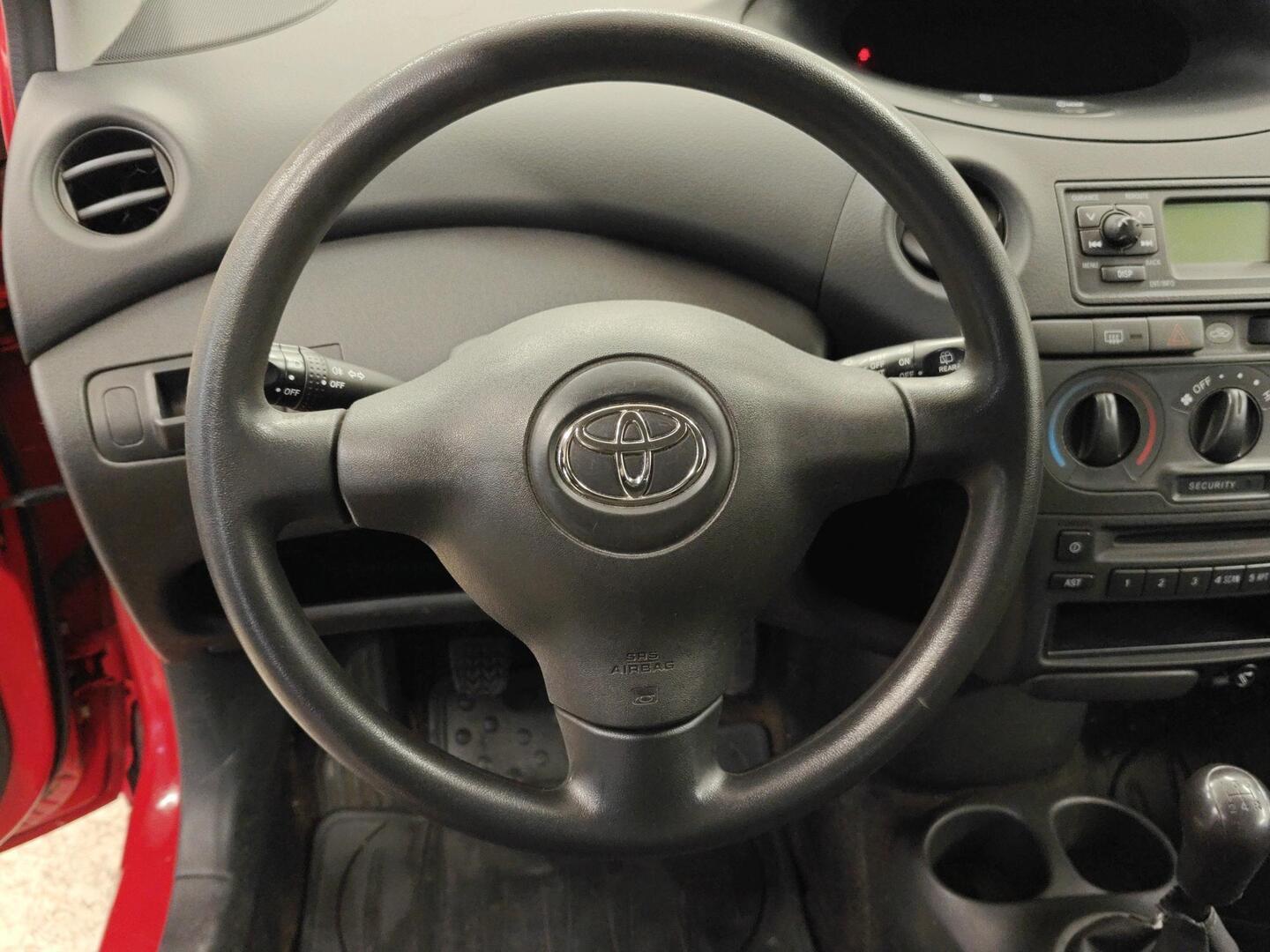 TOYOTA Yaris 2003