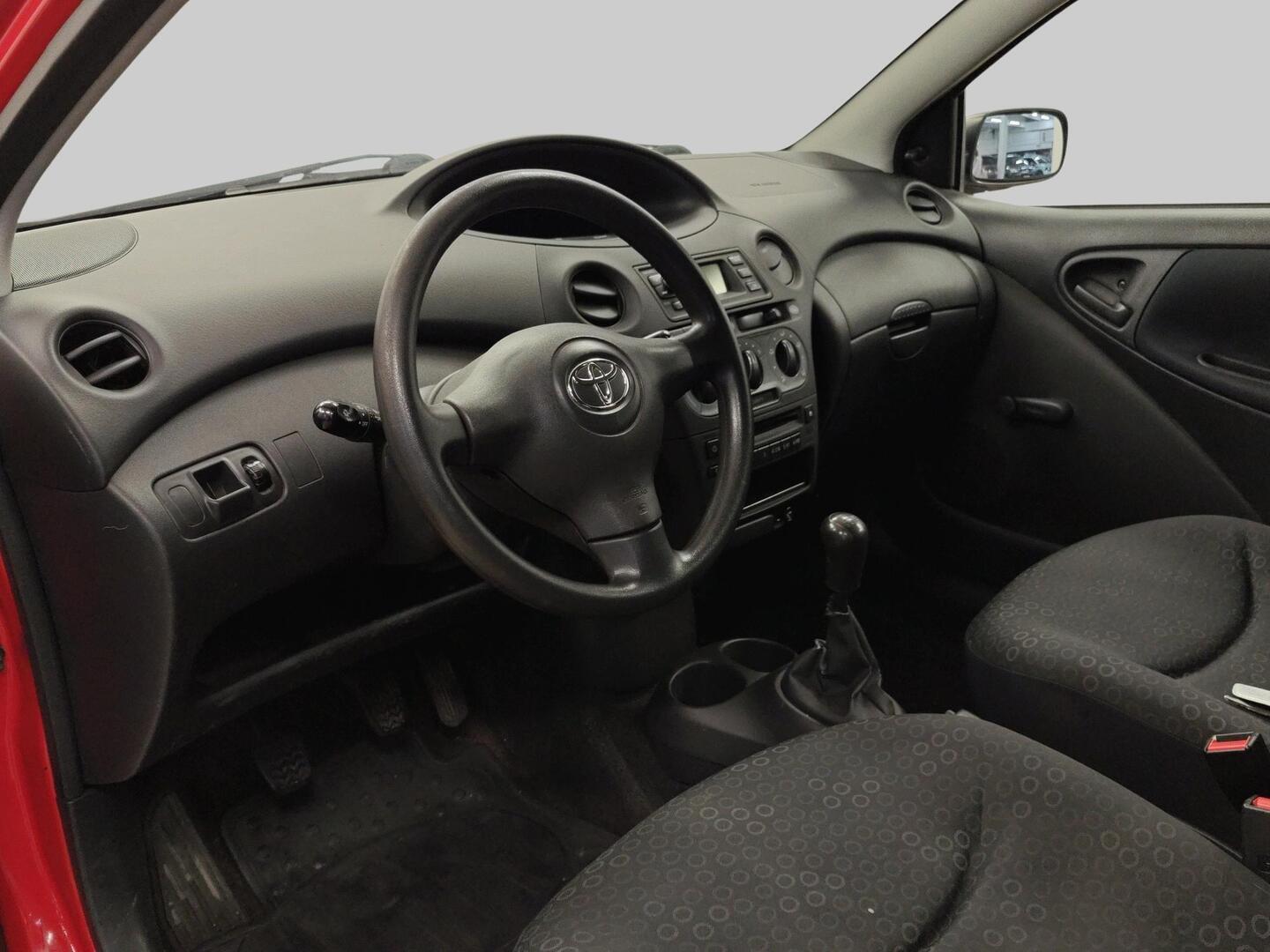 TOYOTA Yaris 2003