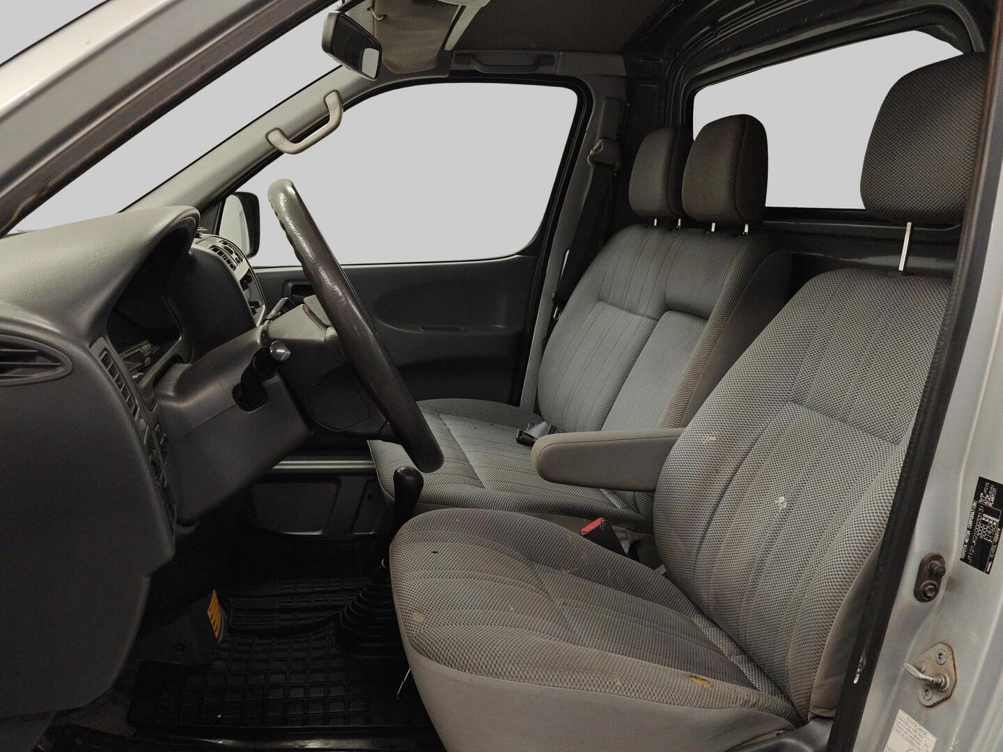 TOYOTA HIACE 2006