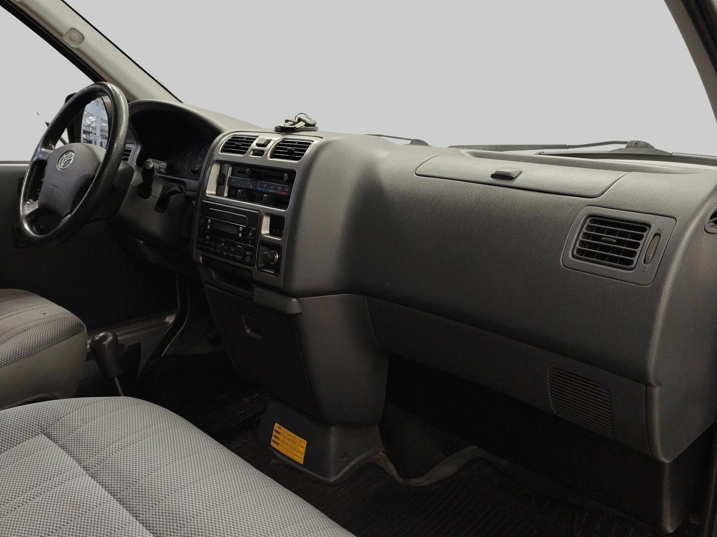 TOYOTA HIACE 2006