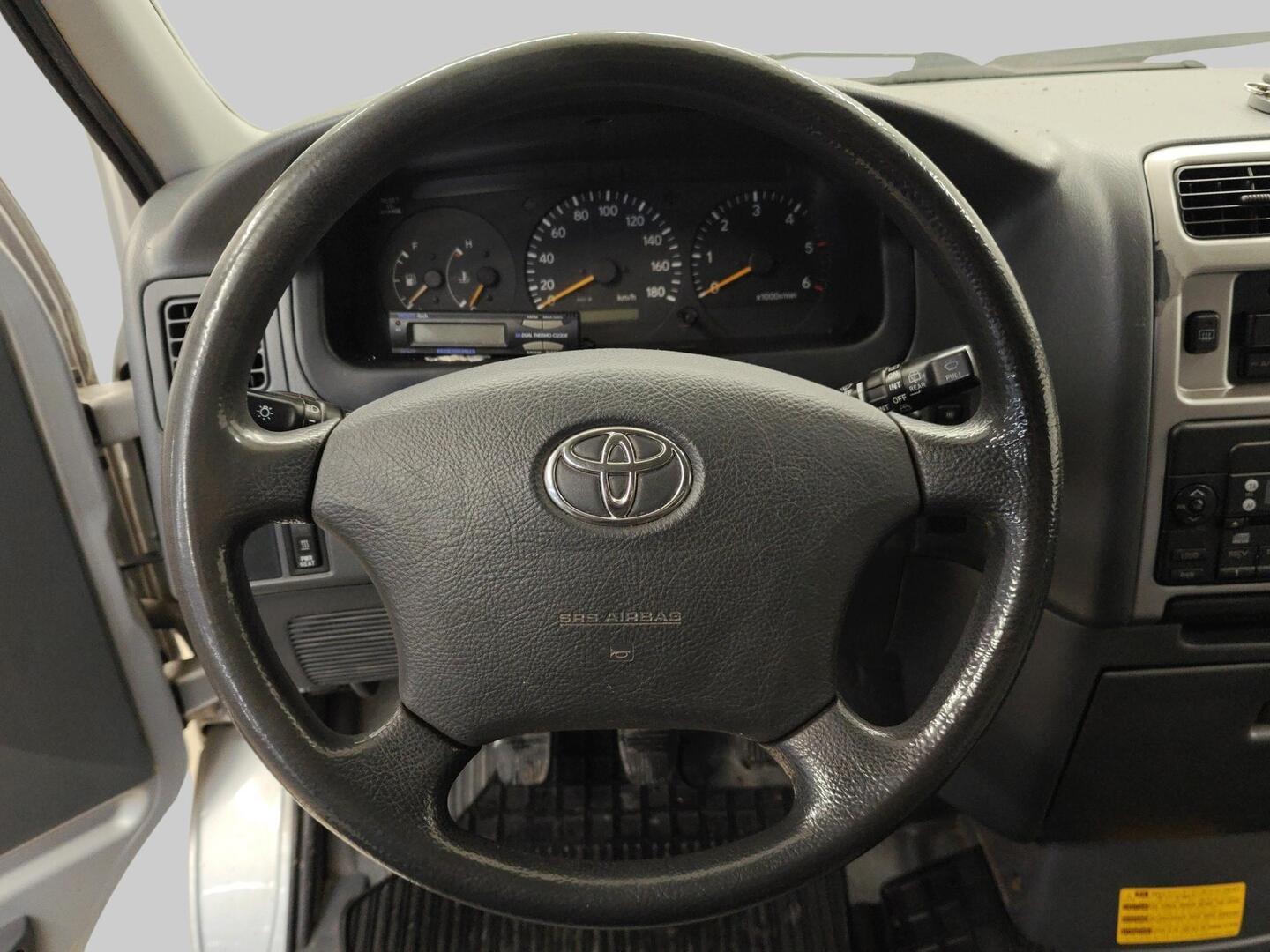 TOYOTA HIACE 2006