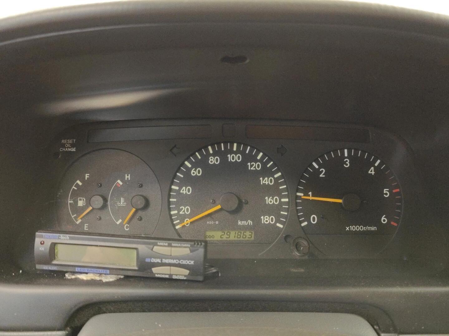 TOYOTA HIACE 2006
