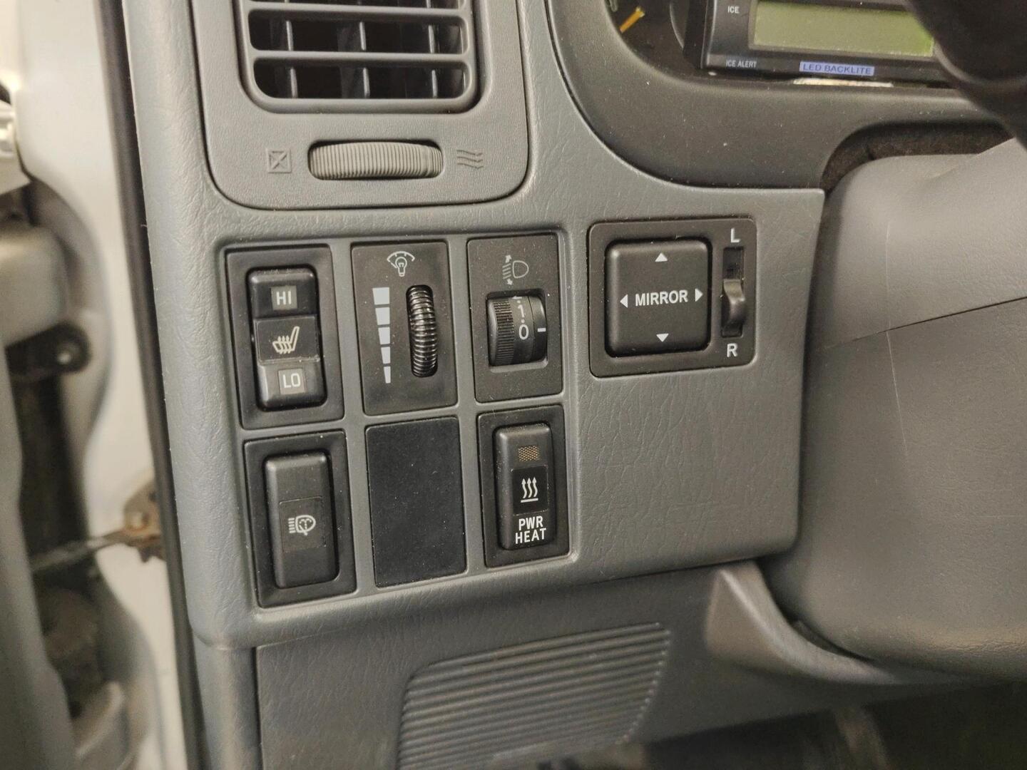 TOYOTA HIACE 2006