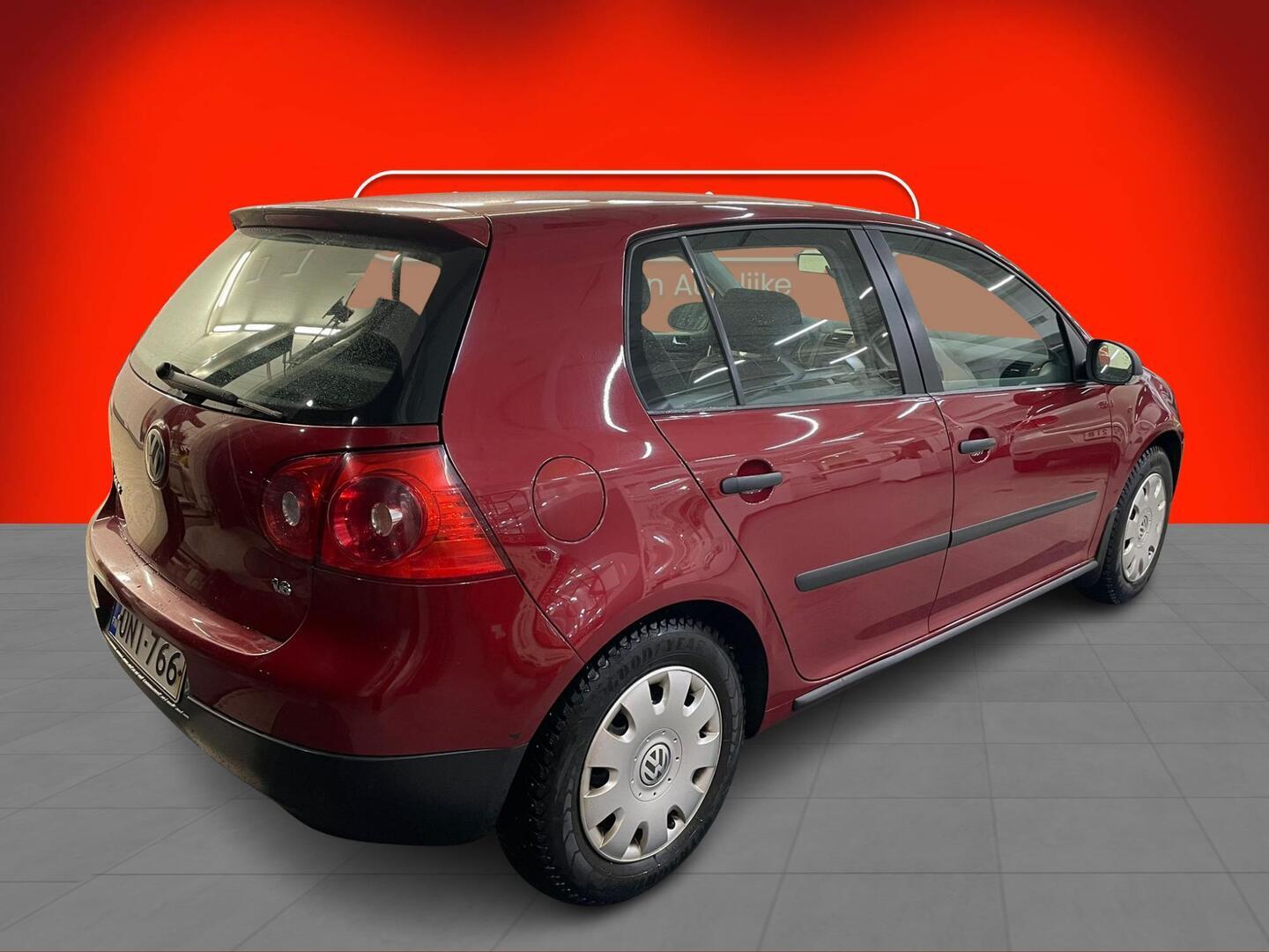 VOLKSWAGEN Golf 2005