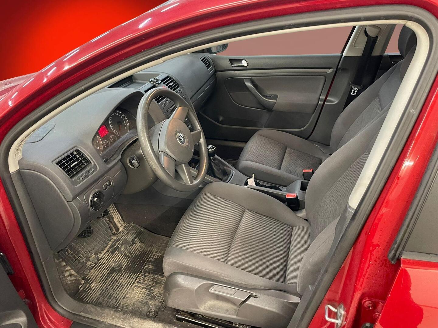 VOLKSWAGEN Golf 2005