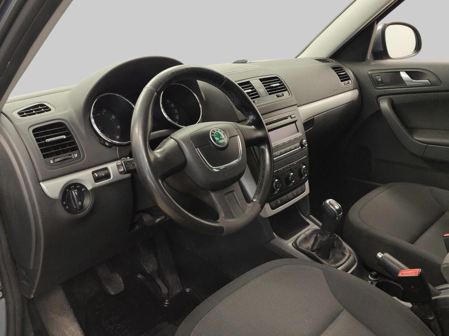 SKODA Yeti 2012
