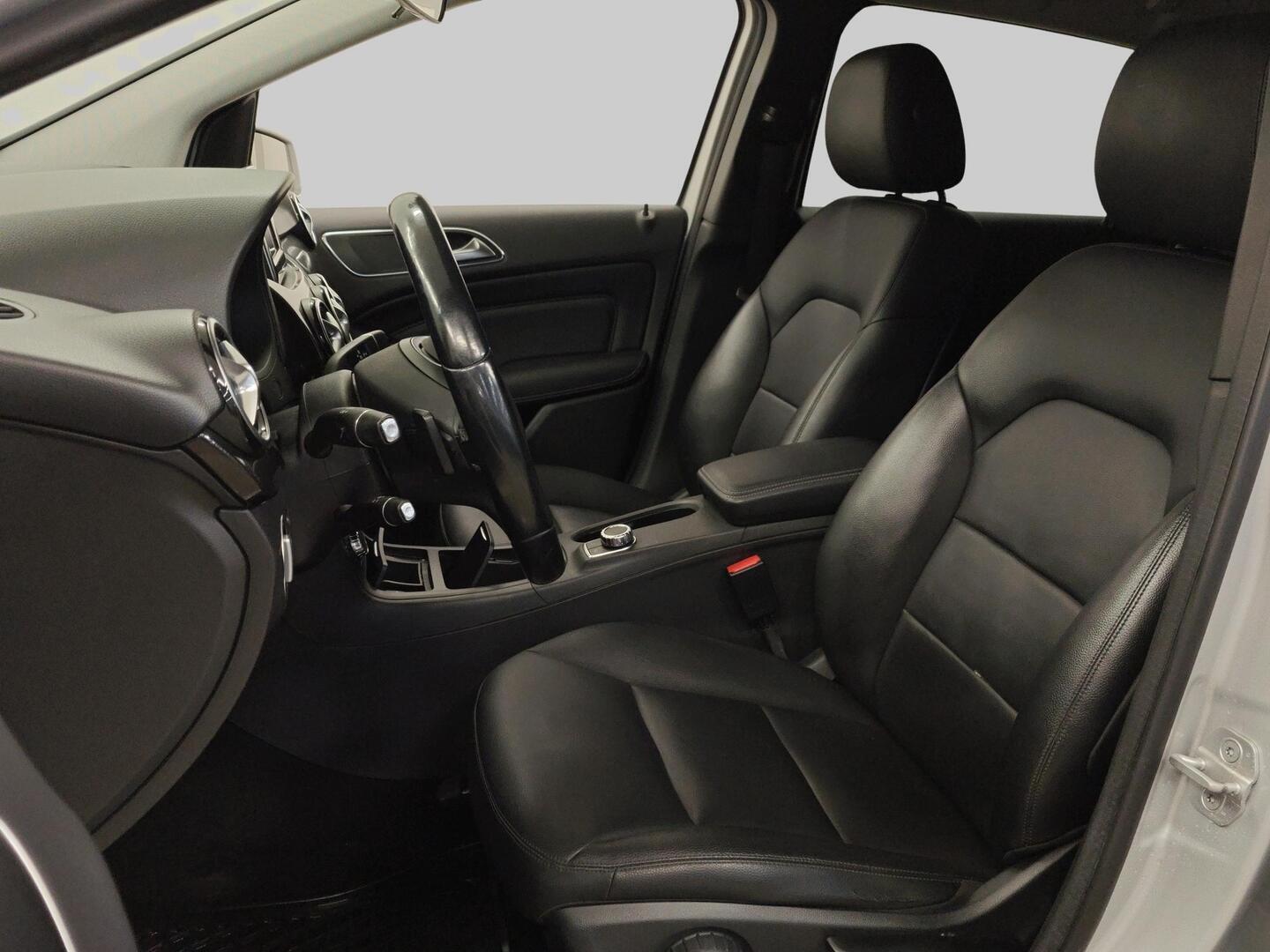 MERCEDES-BENZ B 2013