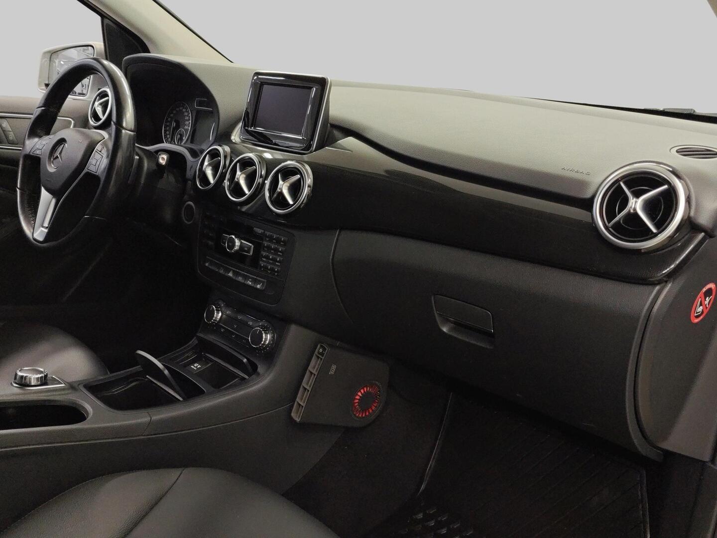 MERCEDES-BENZ B 2013