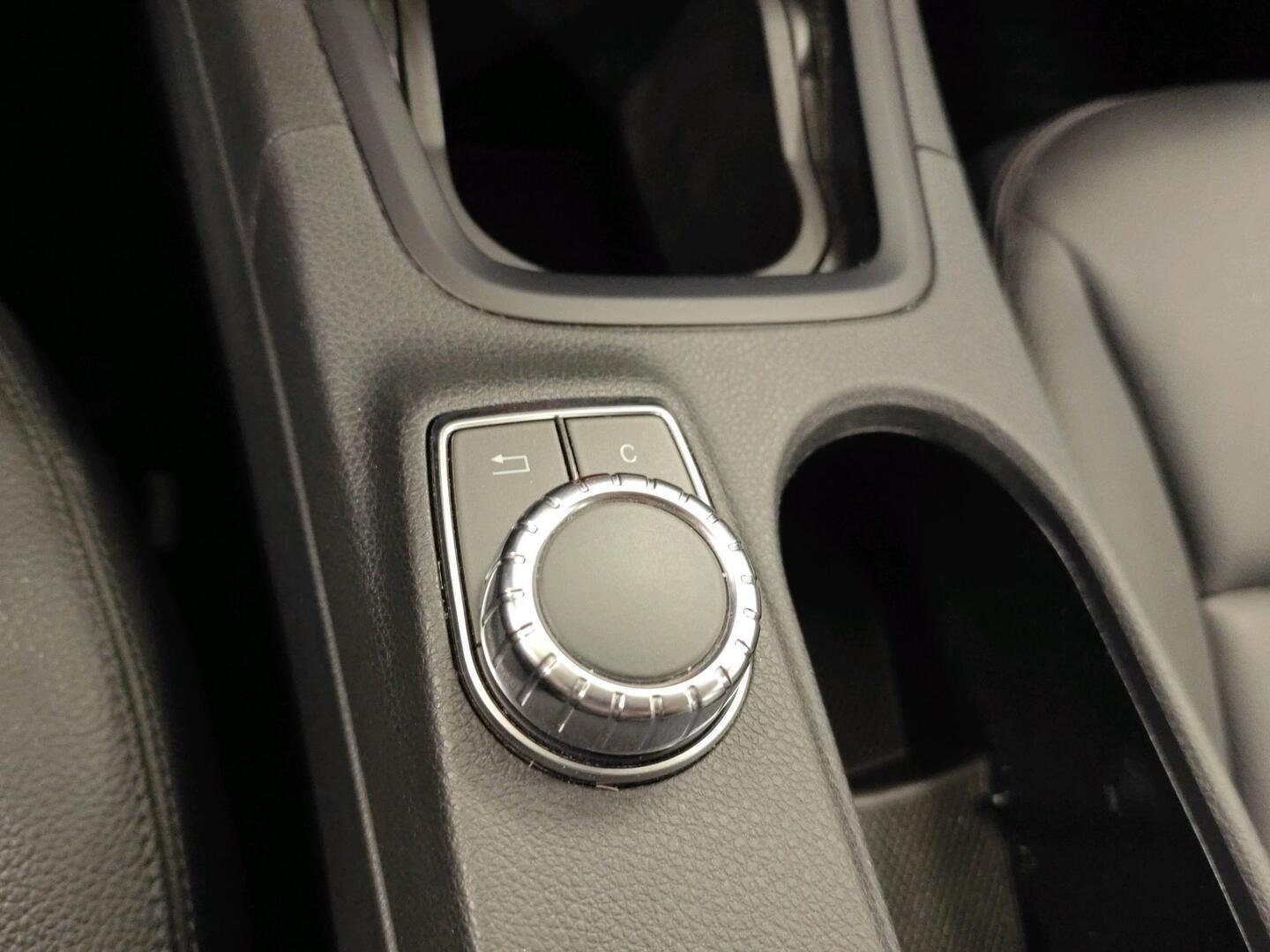 MERCEDES-BENZ B 2013