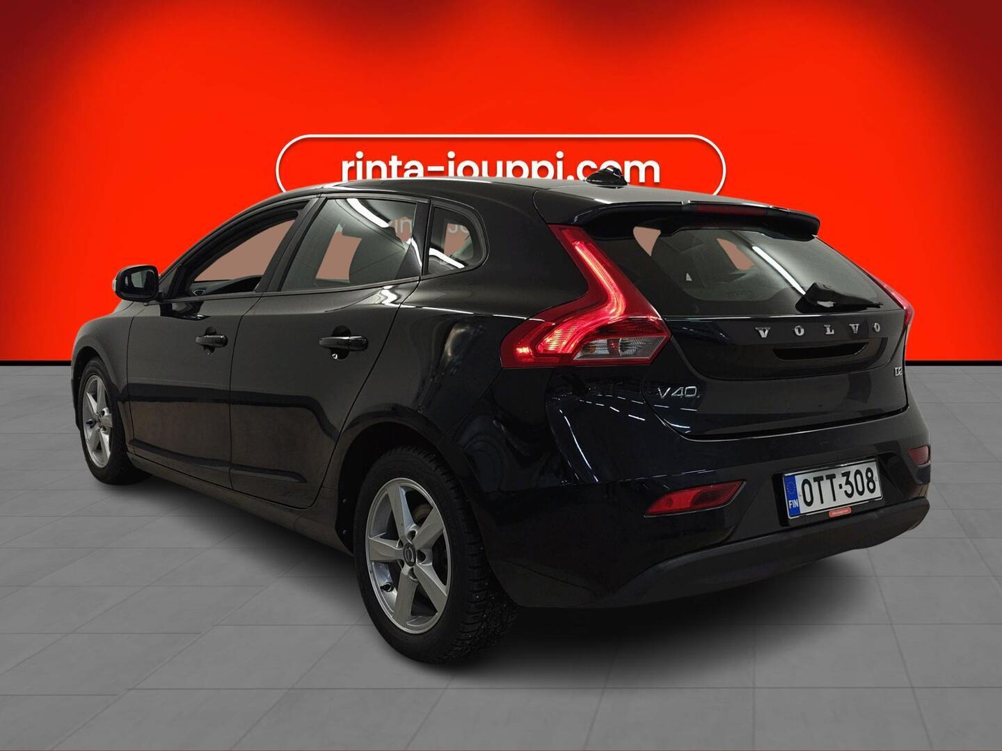 VOLVO V40 2012