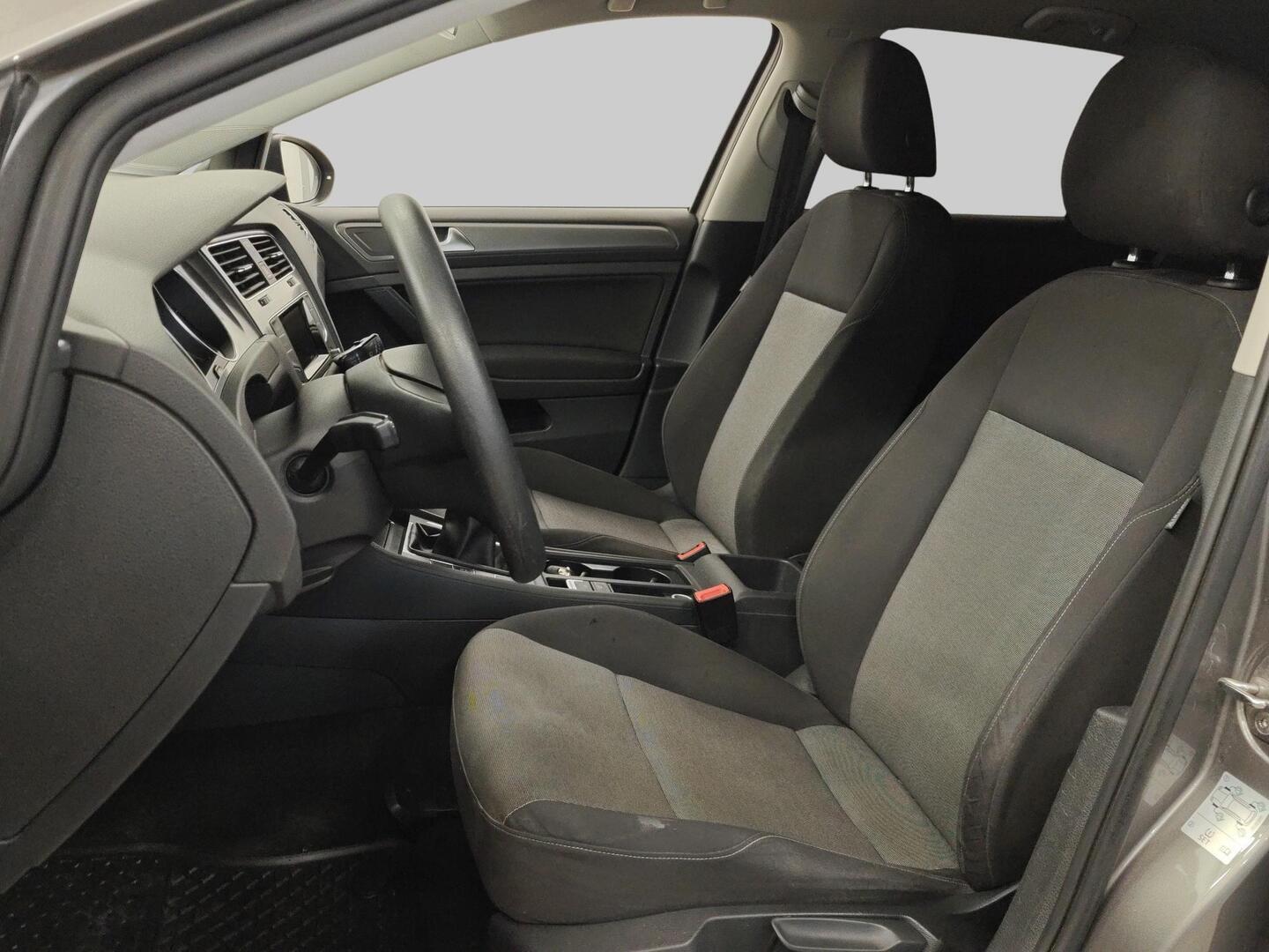 VOLKSWAGEN Golf 2013