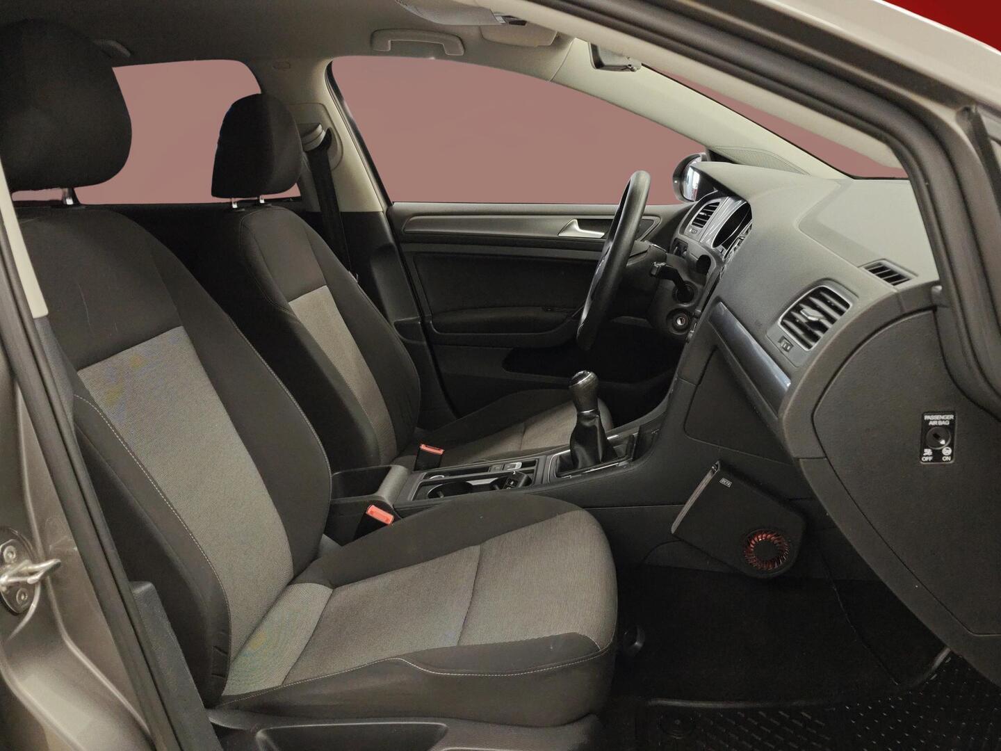 VOLKSWAGEN Golf 2013