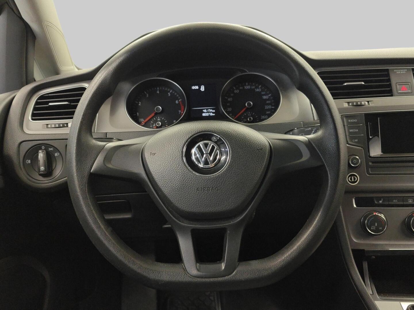 VOLKSWAGEN Golf 2013