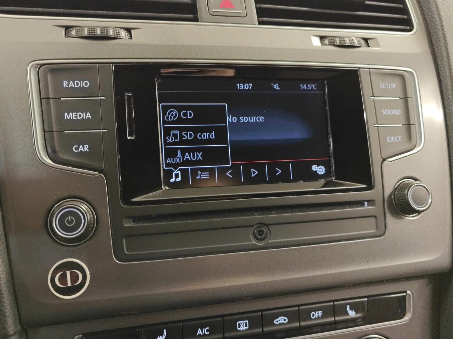 VOLKSWAGEN Golf 2013