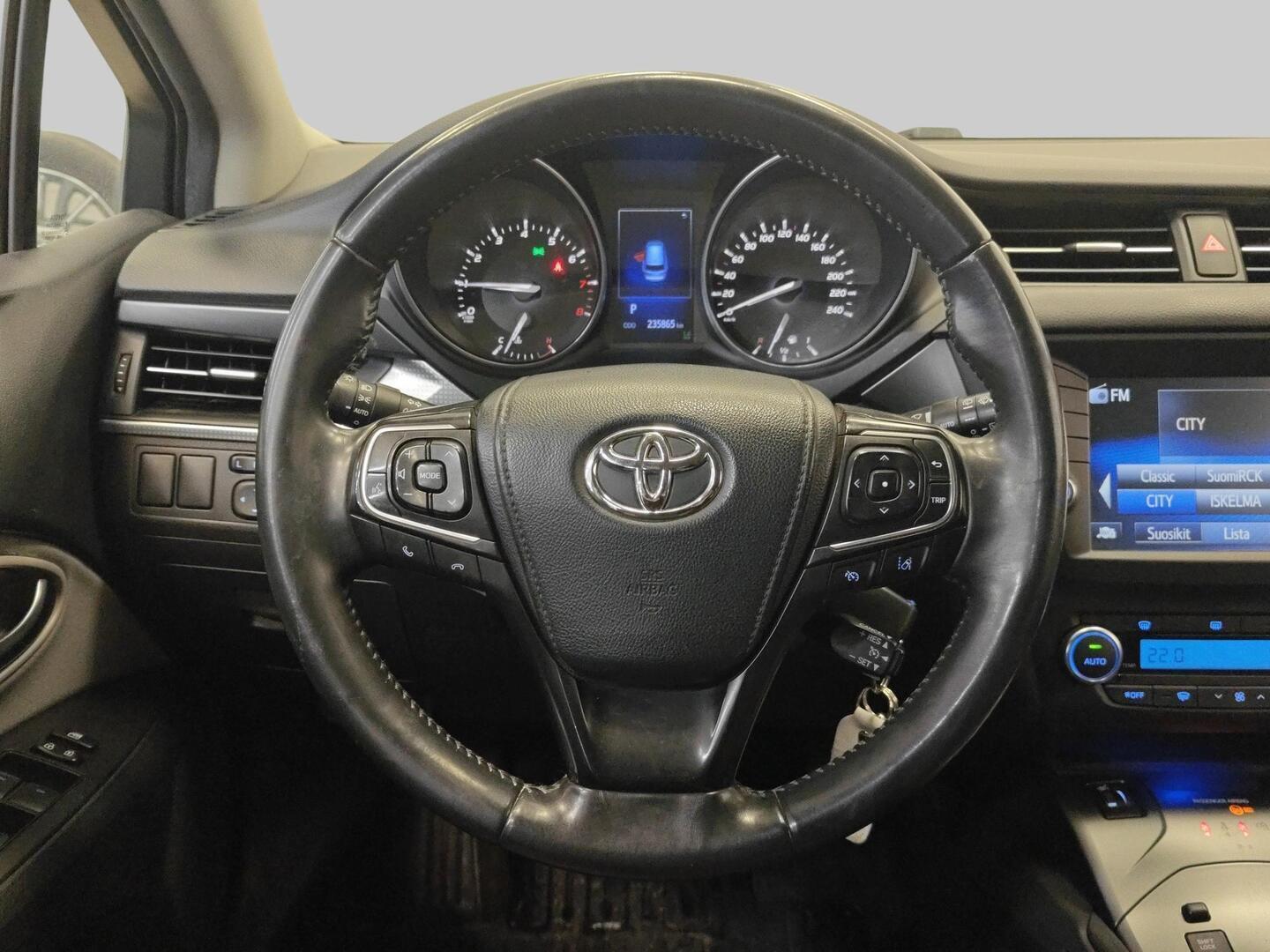 TOYOTA Avensis 2018