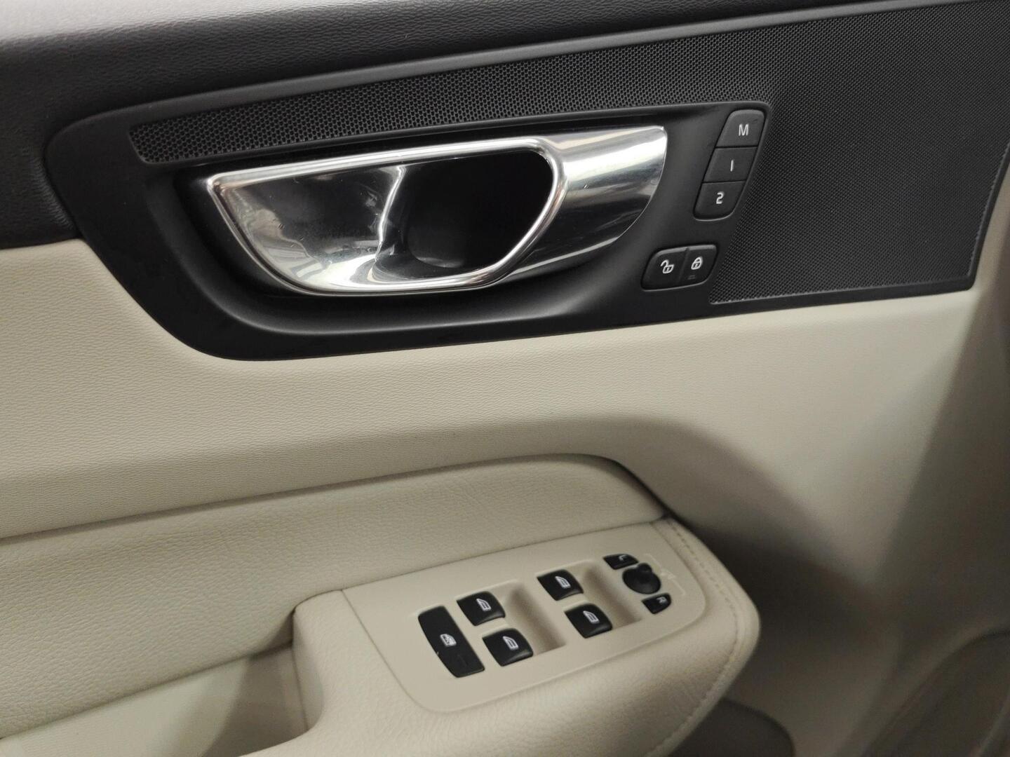 VOLVO XC60 2018