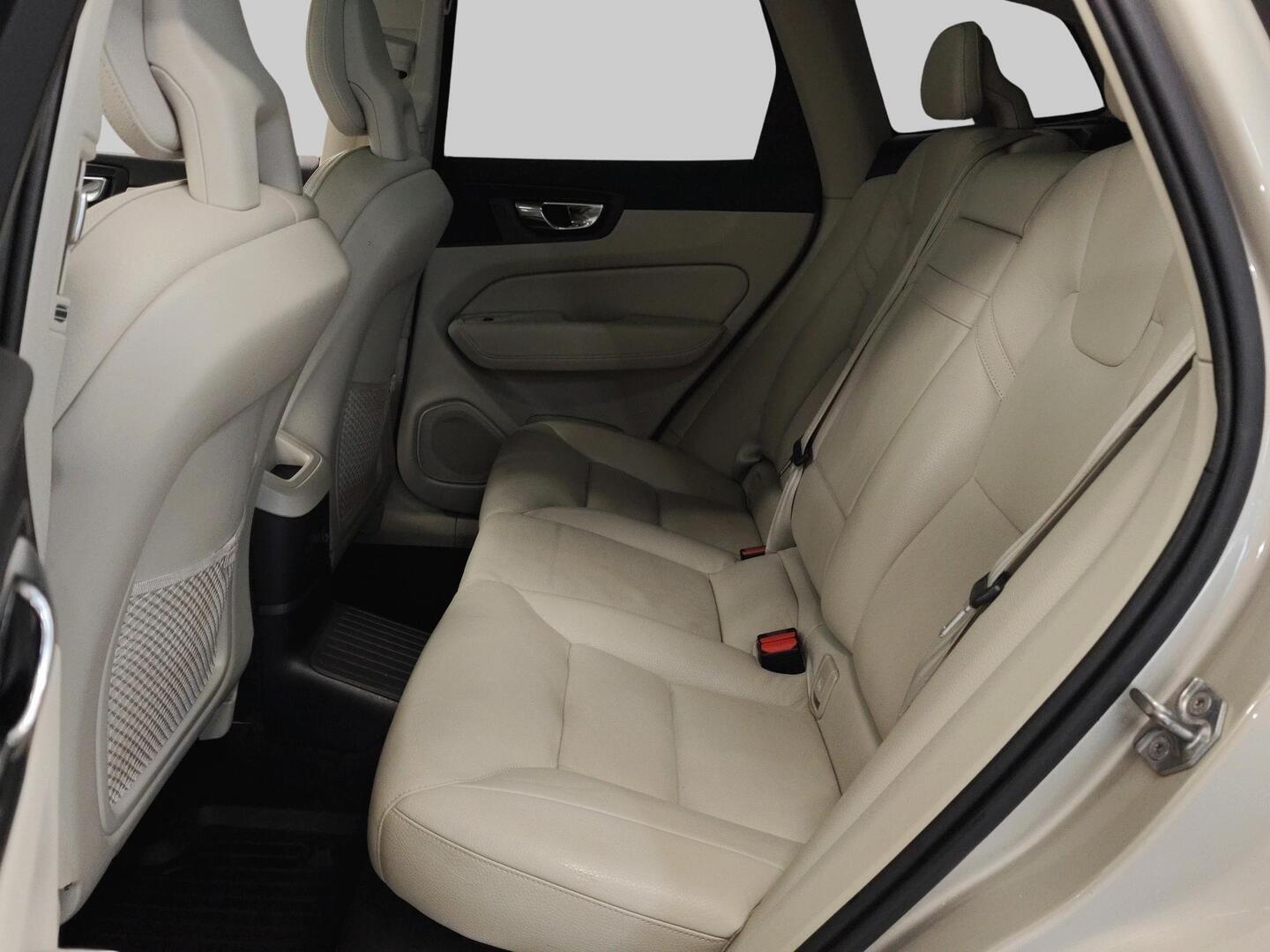 VOLVO XC60 2018