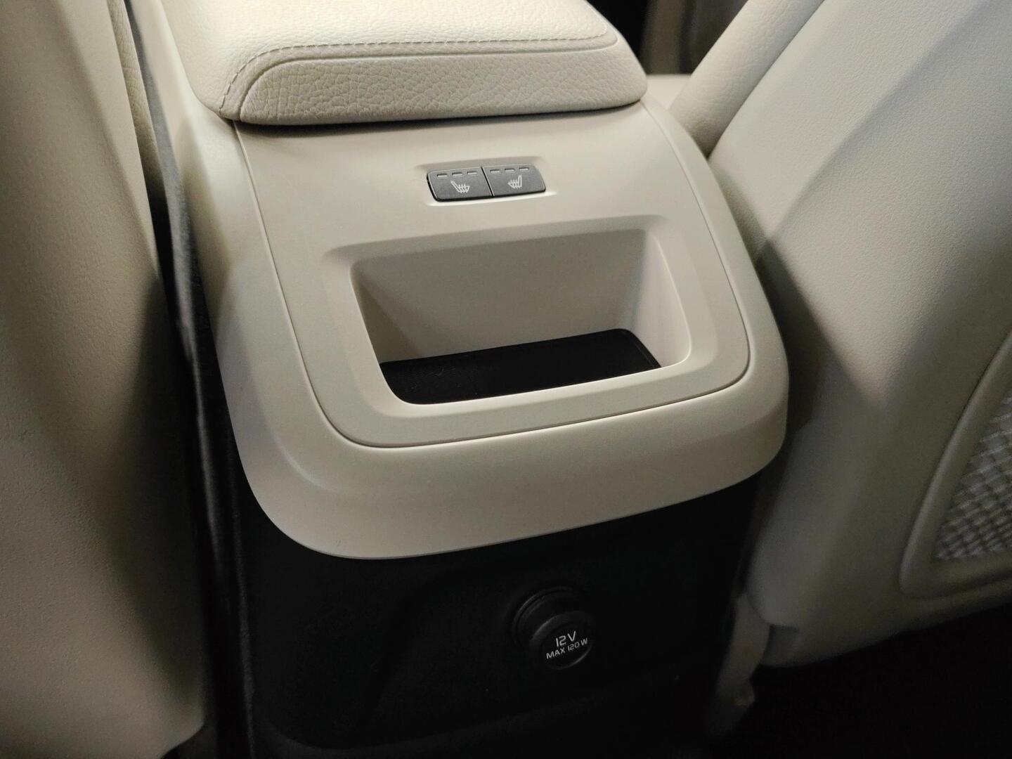 VOLVO XC60 2018