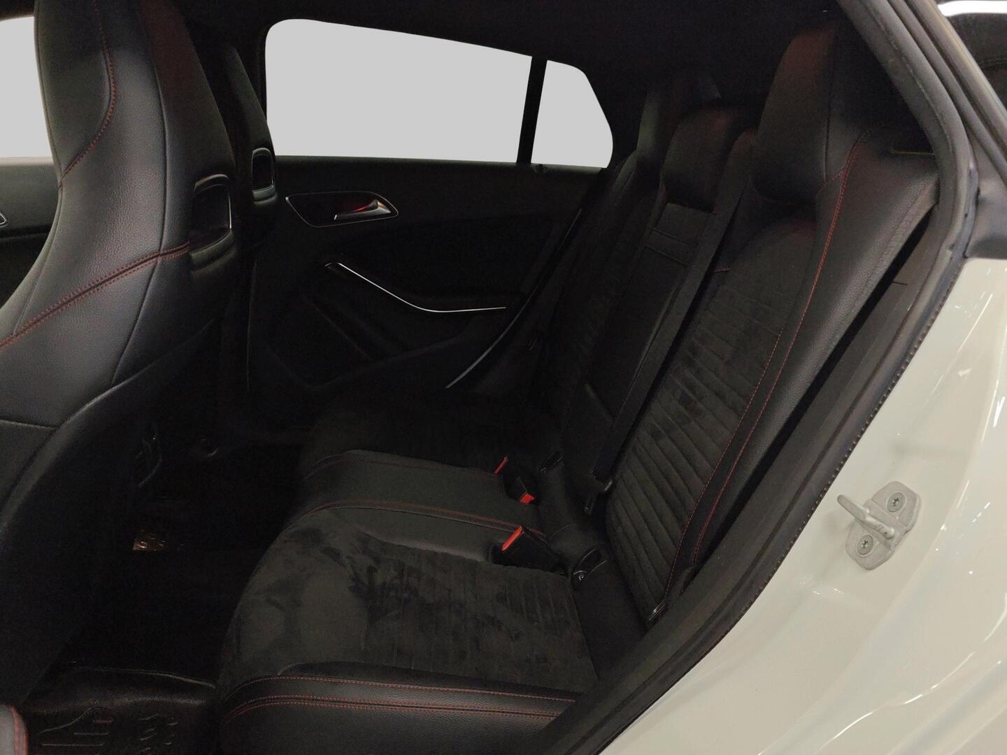 MERCEDES-BENZ CLA 2016