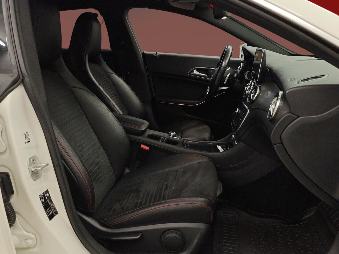 MERCEDES-BENZ CLA 2016