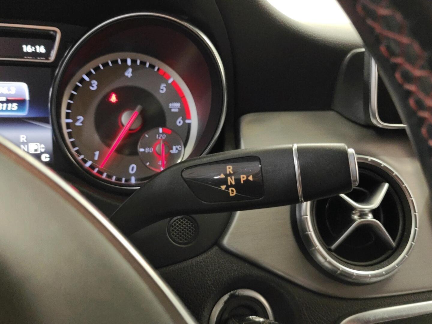 MERCEDES-BENZ CLA 2016