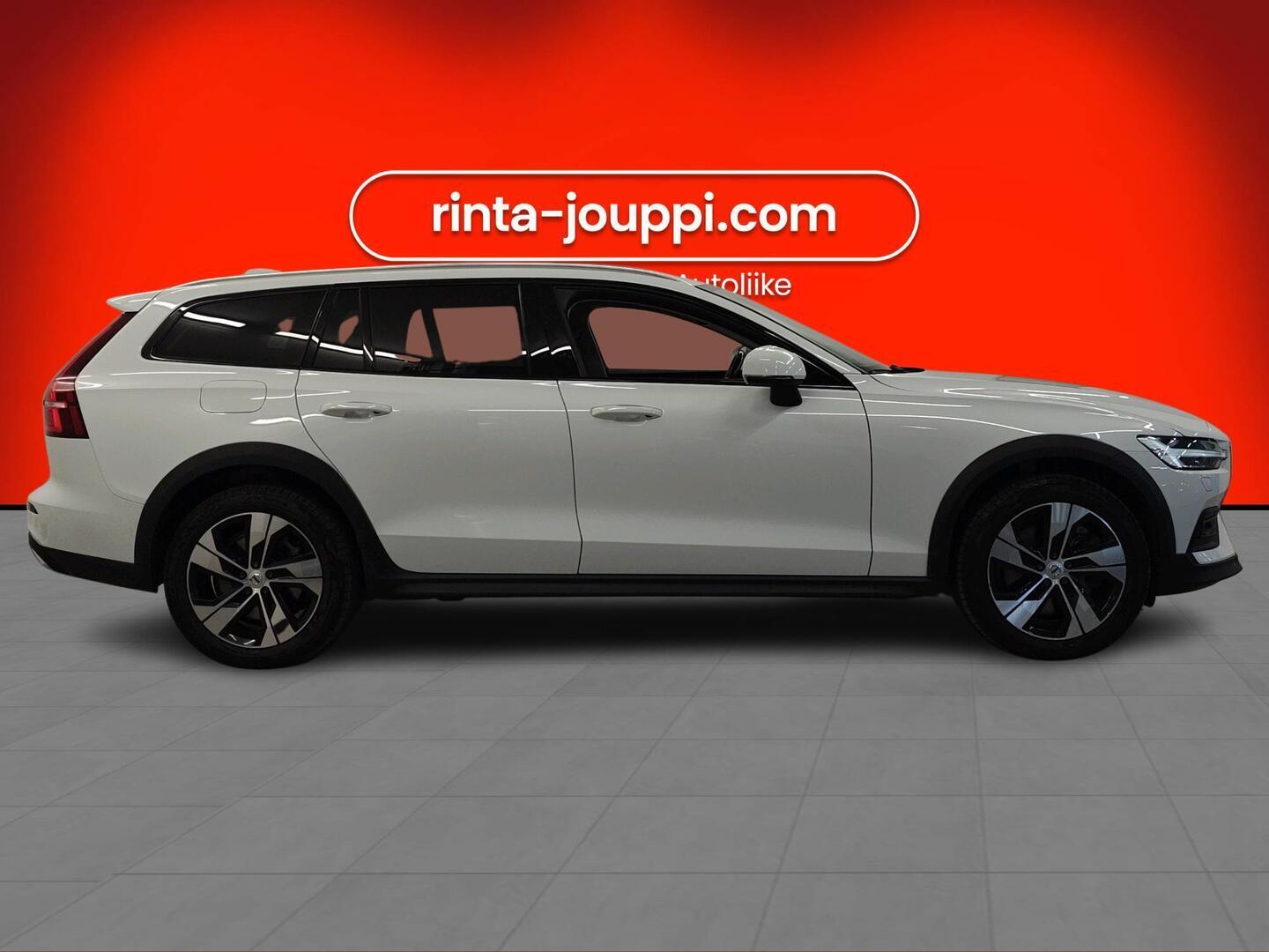 VOLVO V60 Cross Country 2022