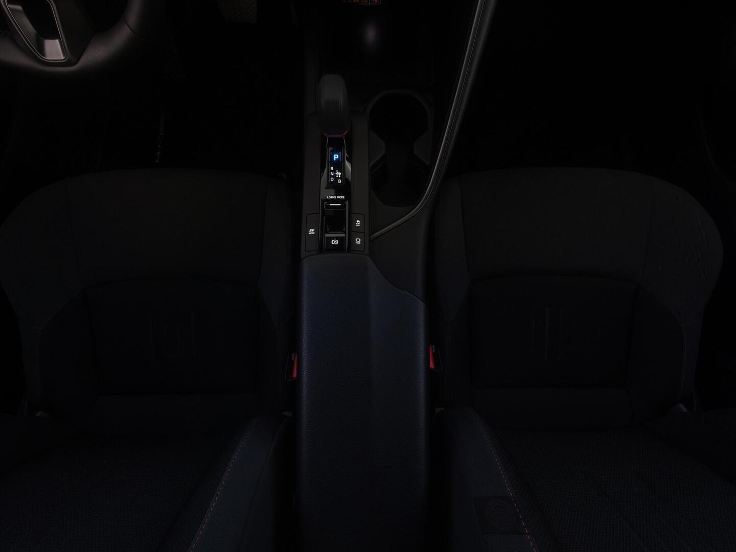 TOYOTA C-HR 2024
