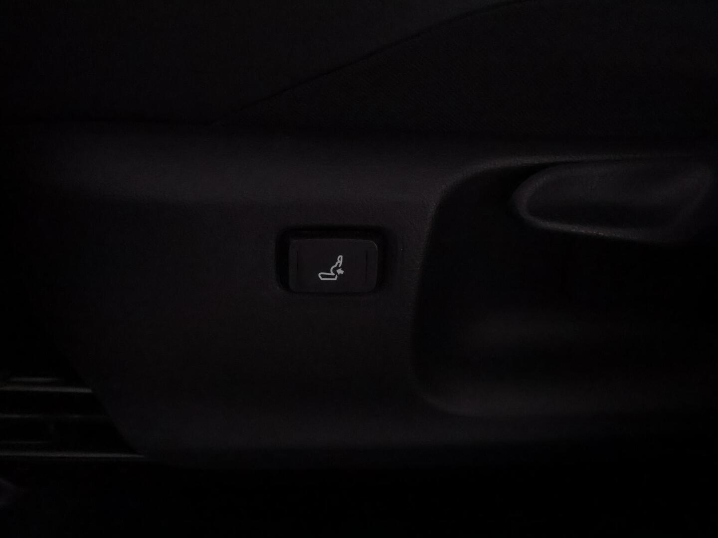 TOYOTA C-HR 2023
