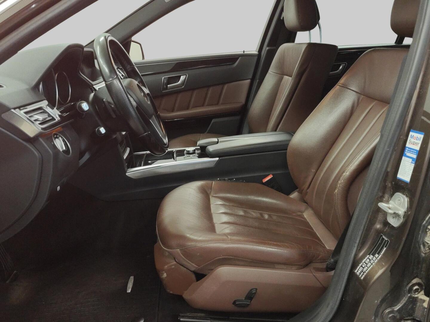 MERCEDES-BENZ E 2013