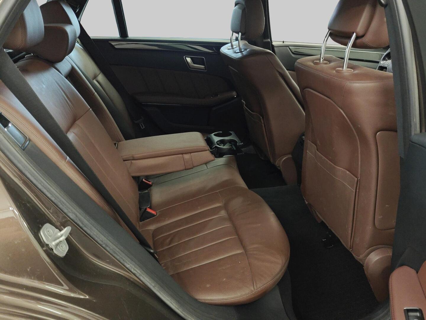 MERCEDES-BENZ E 2013