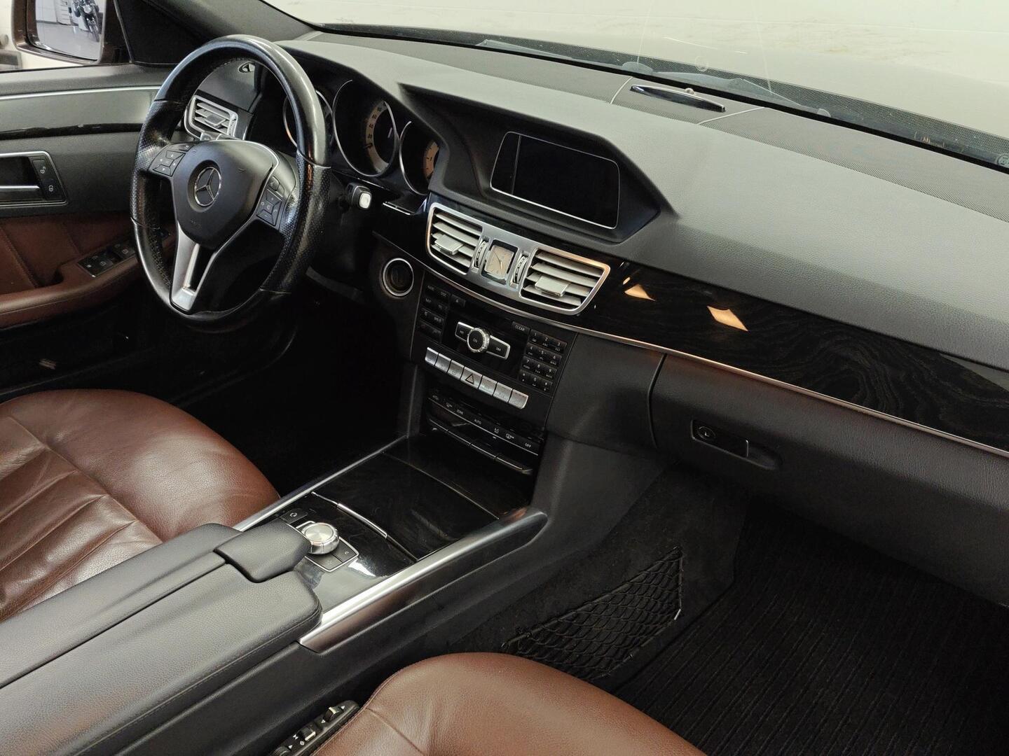 MERCEDES-BENZ E 2013