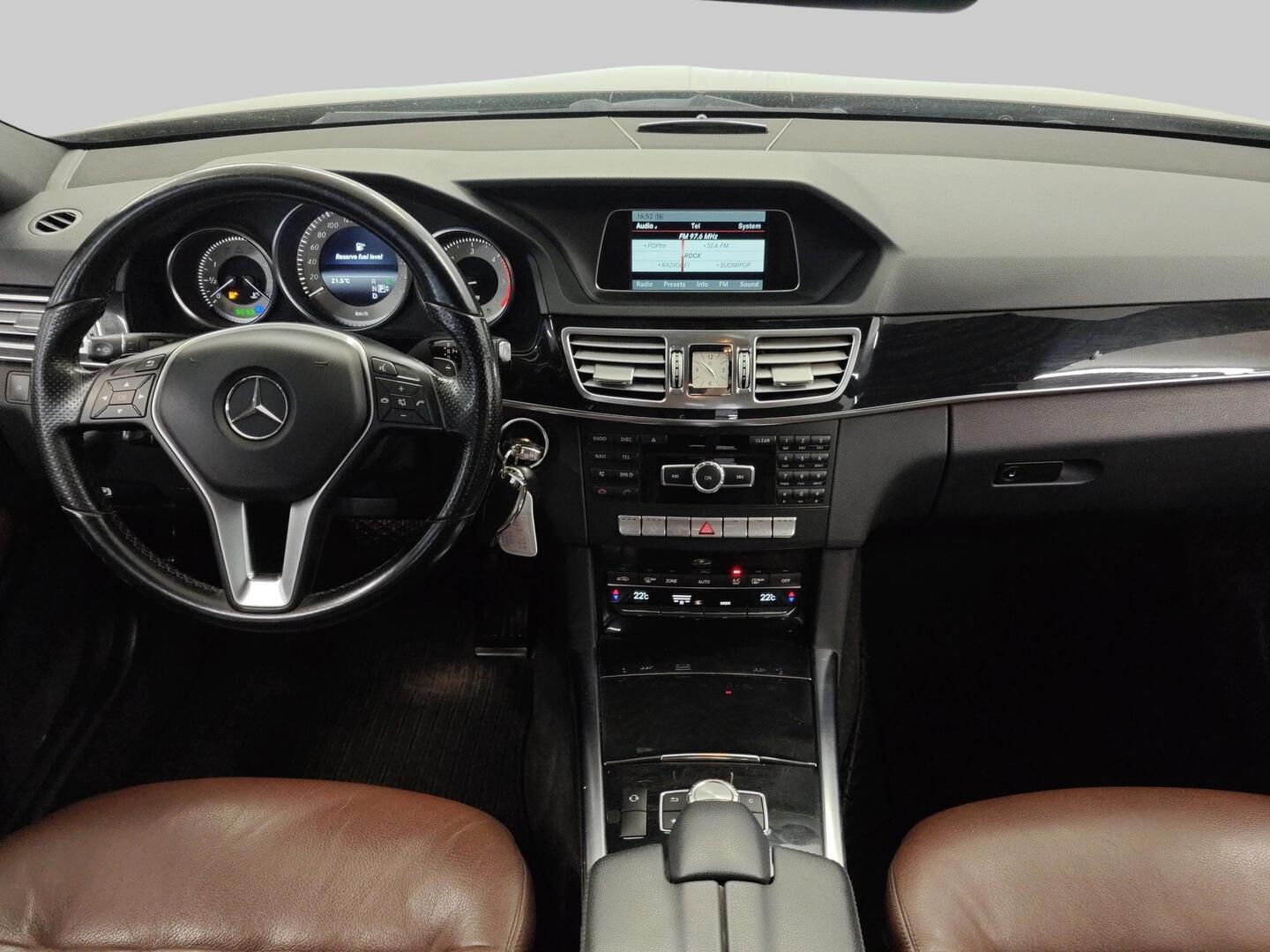 MERCEDES-BENZ E 2013