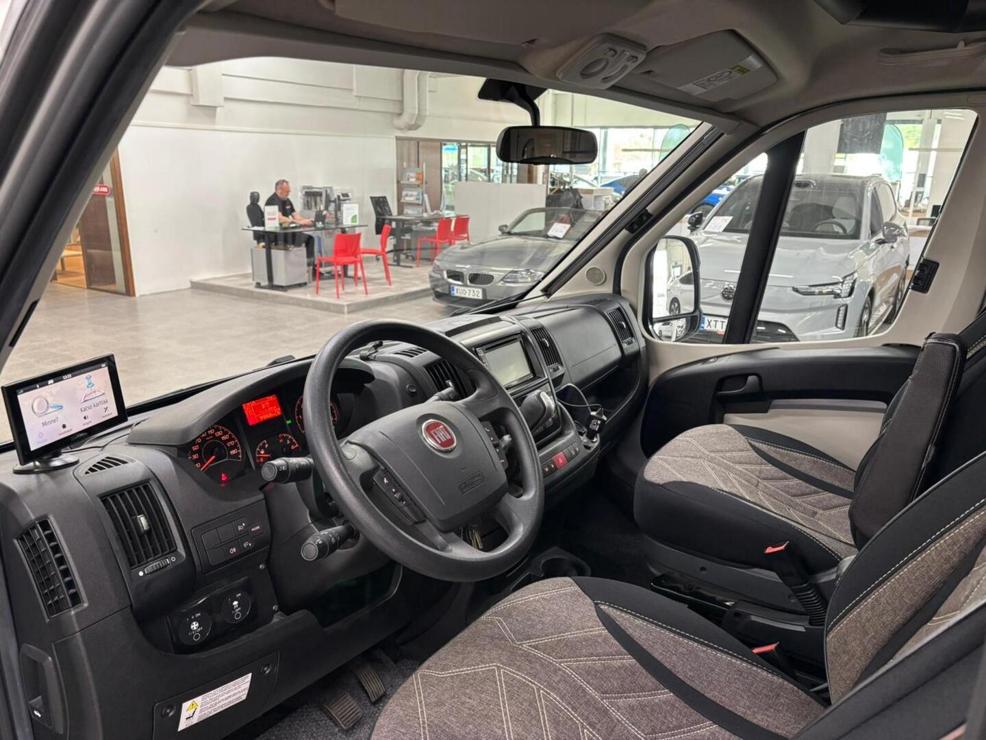 LMC CRUISER T711 PREMIUM 2017