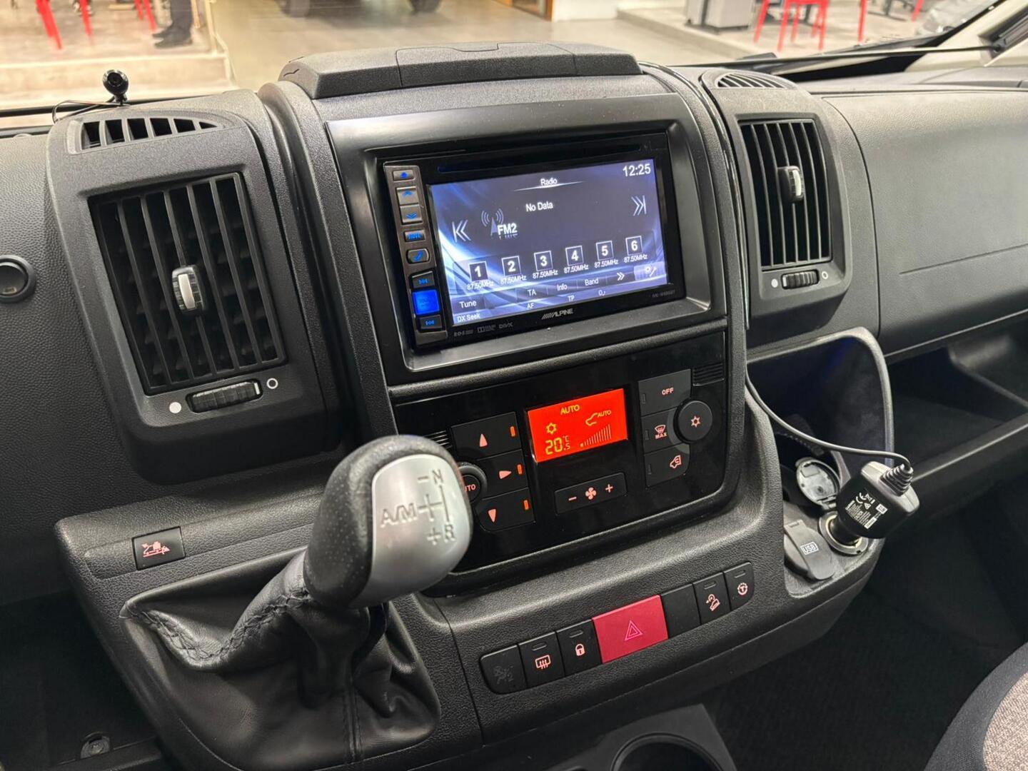 LMC CRUISER T711 PREMIUM 2017