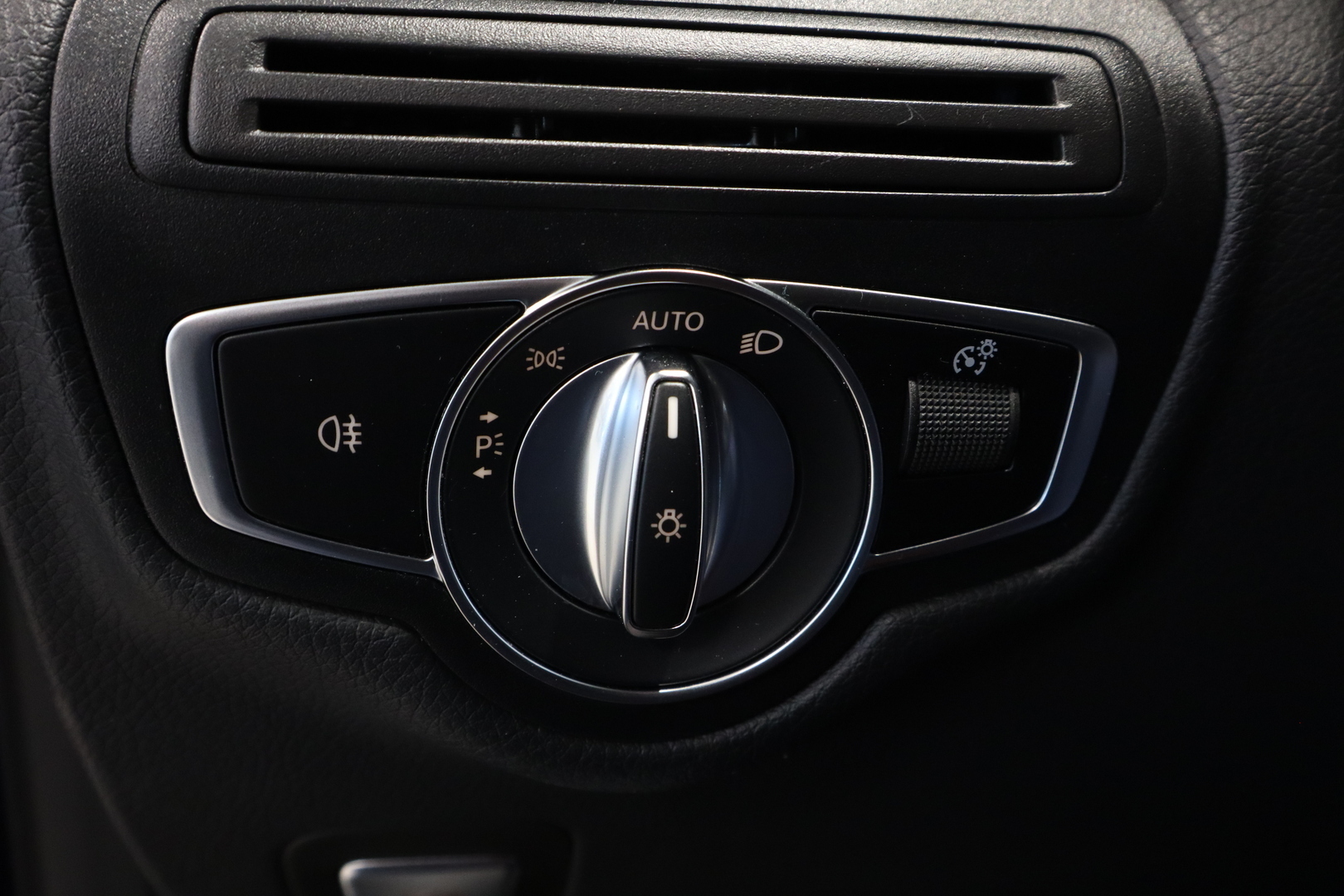 MERCEDES-BENZ GLC 2020