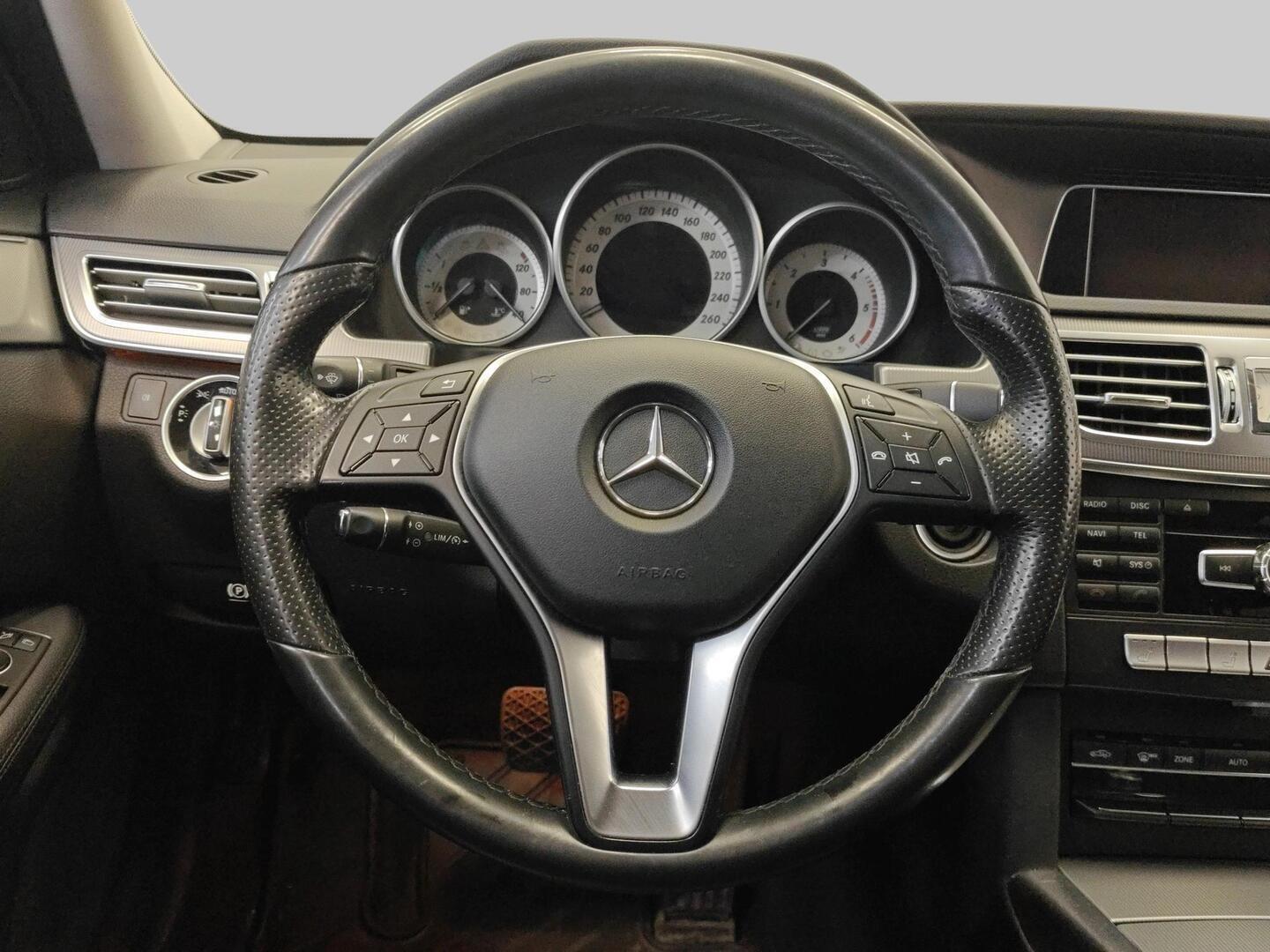 MERCEDES-BENZ E 2015