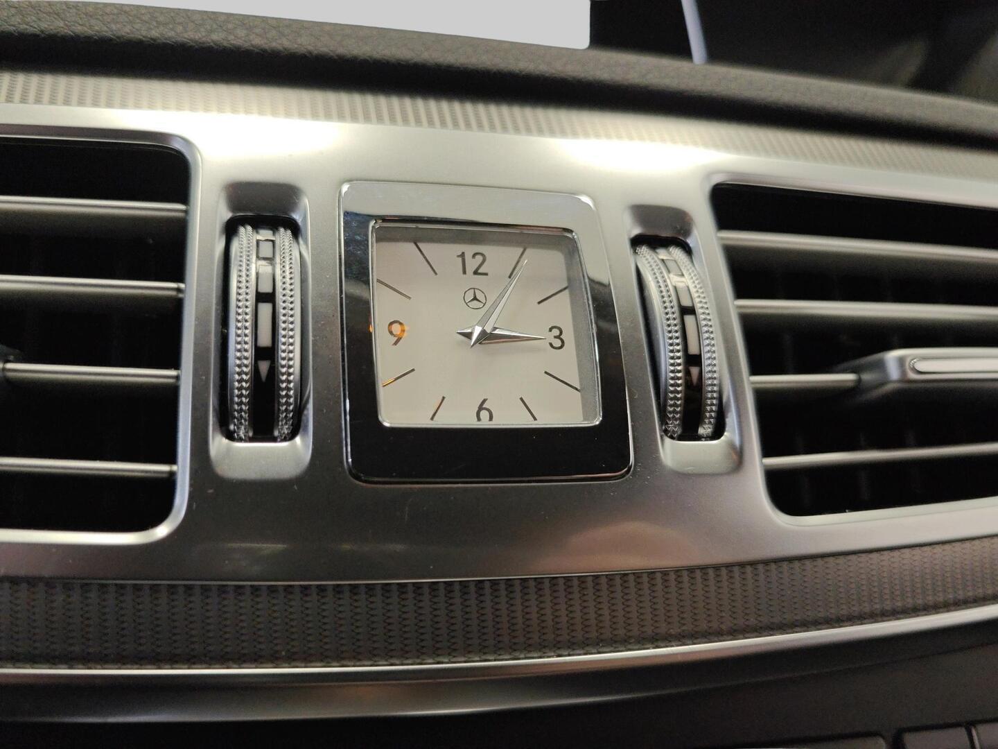 MERCEDES-BENZ E 2015