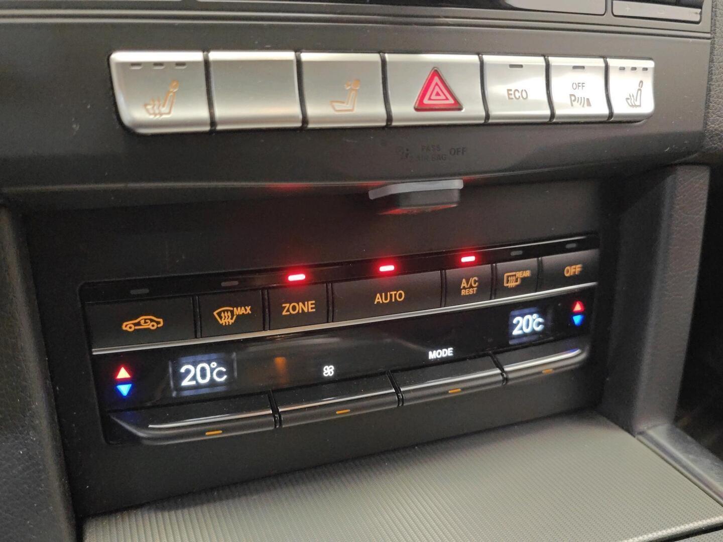 MERCEDES-BENZ E 2015