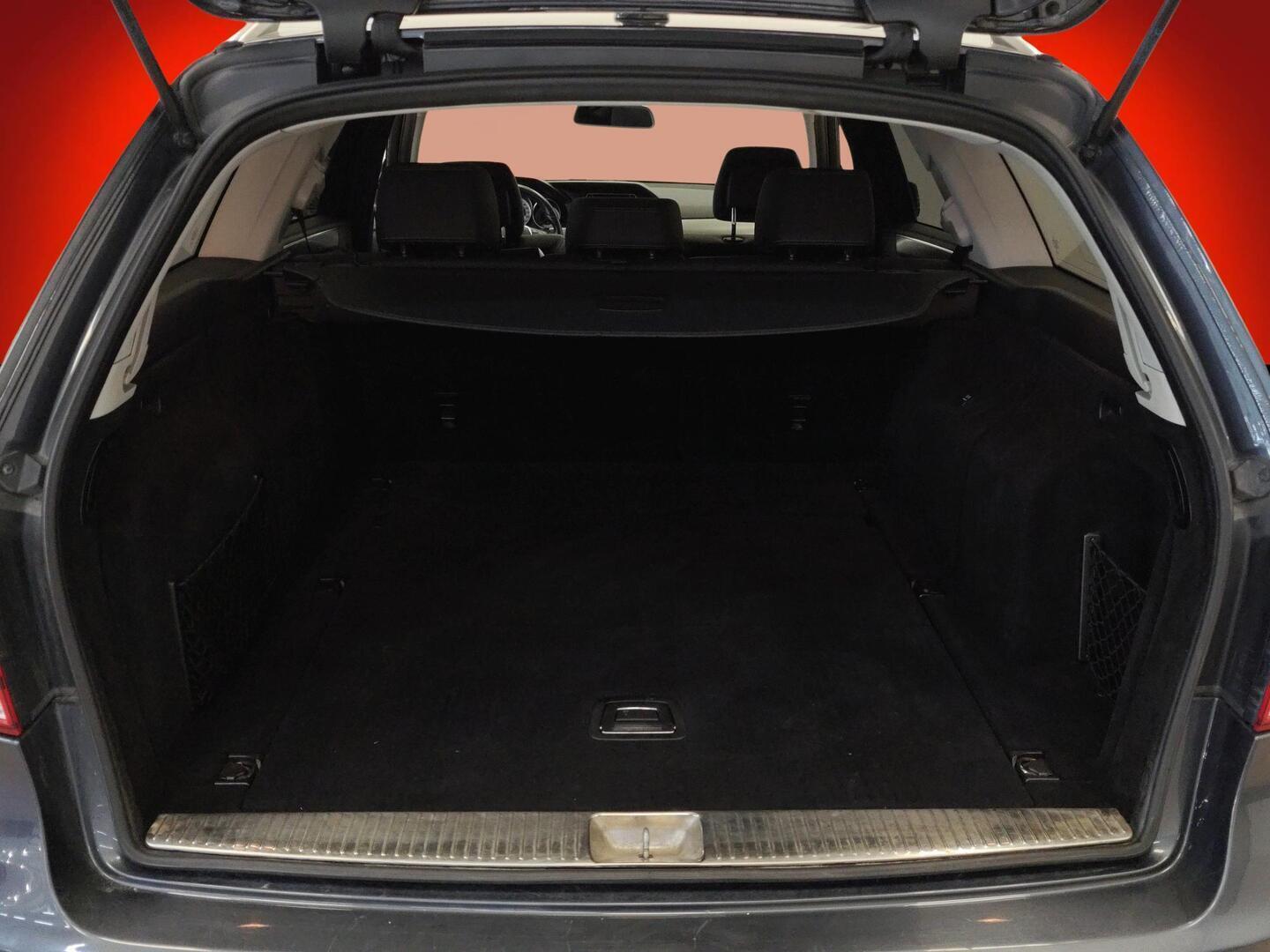 MERCEDES-BENZ E 2015