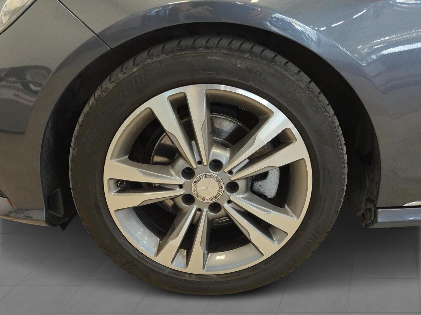 MERCEDES-BENZ E 2015